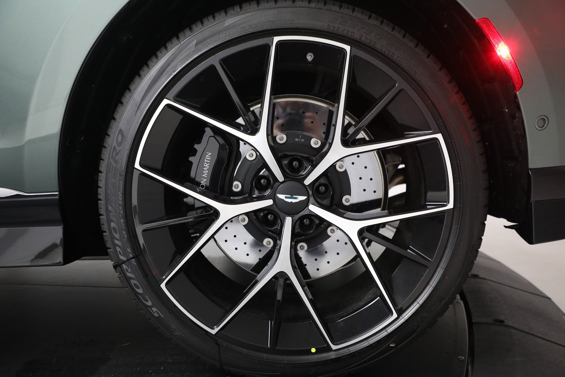 New-2025-Aston-Martin-DBX-707