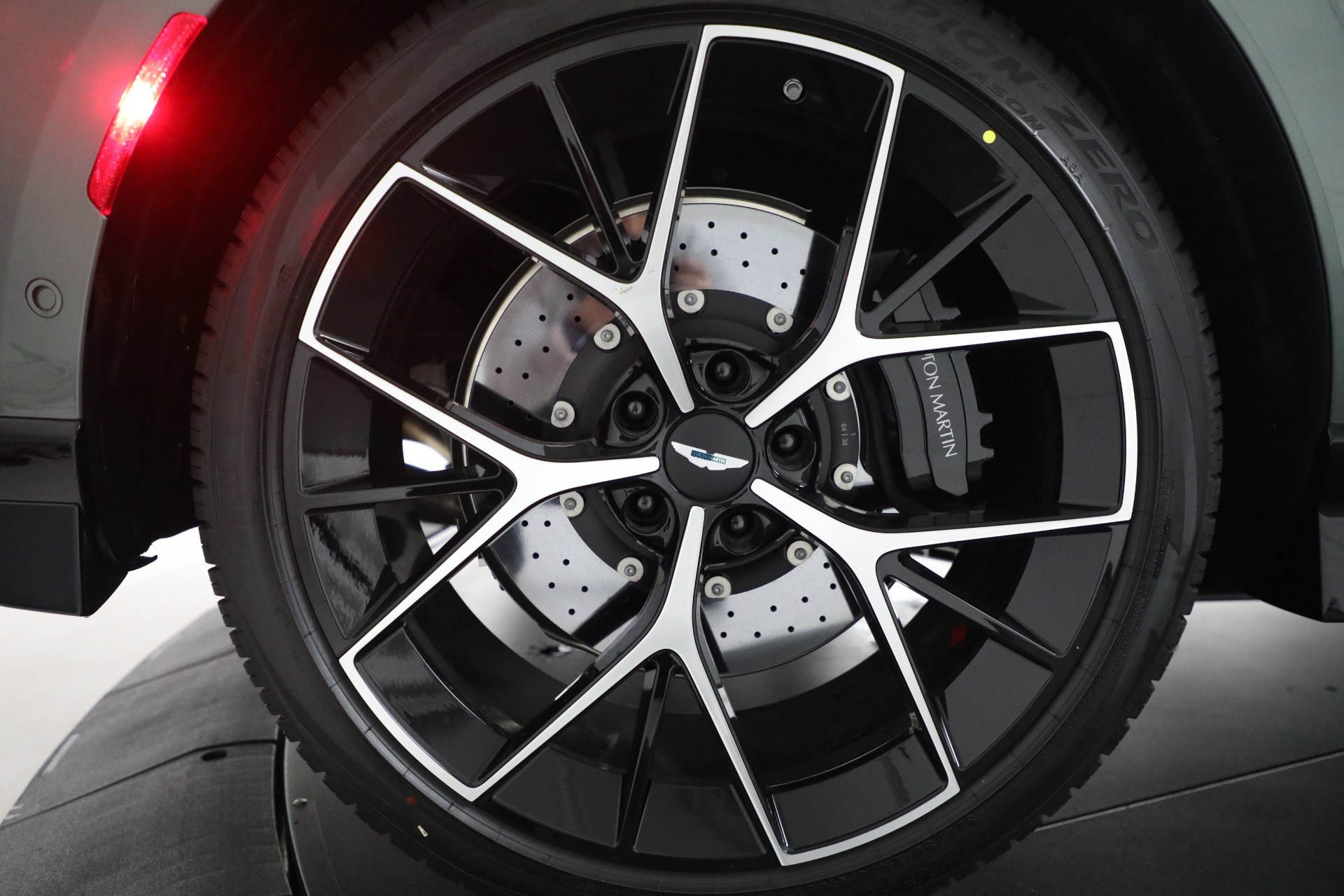 New-2025-Aston-Martin-DBX-707