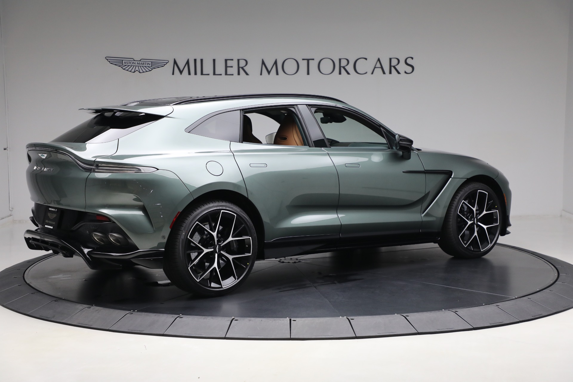 New-2025-Aston-Martin-DBX-707