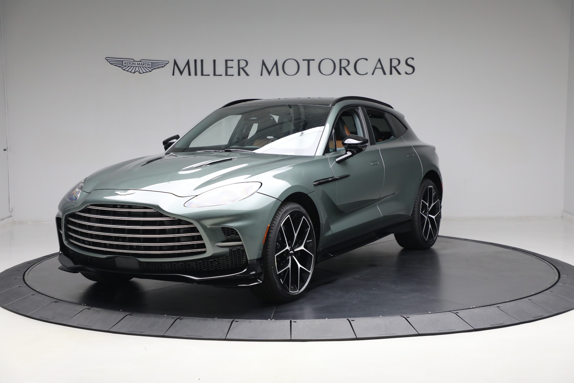 New-2025-Aston-Martin-DBX-707