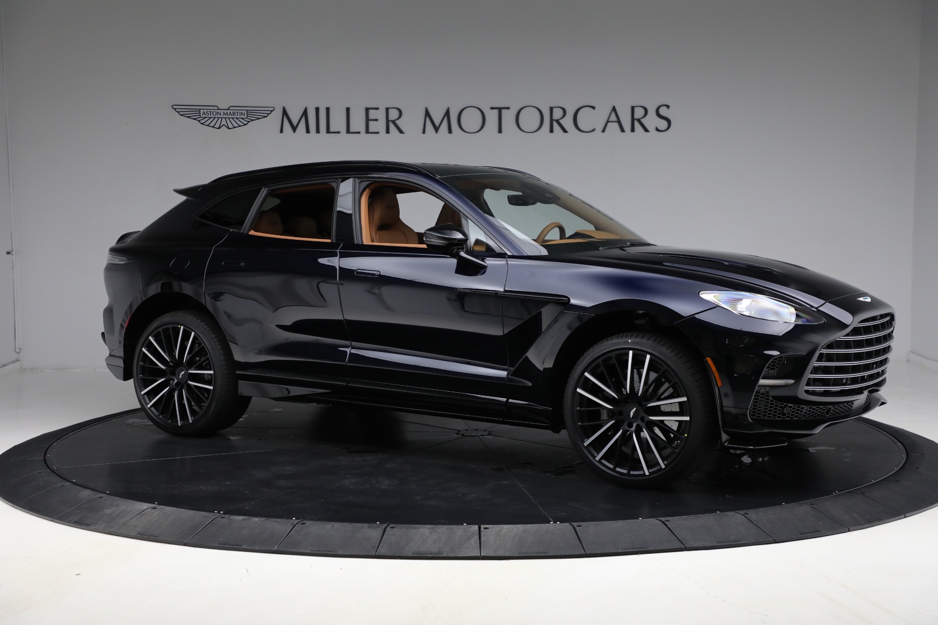 New-2025-Aston-Martin-DBX707-707