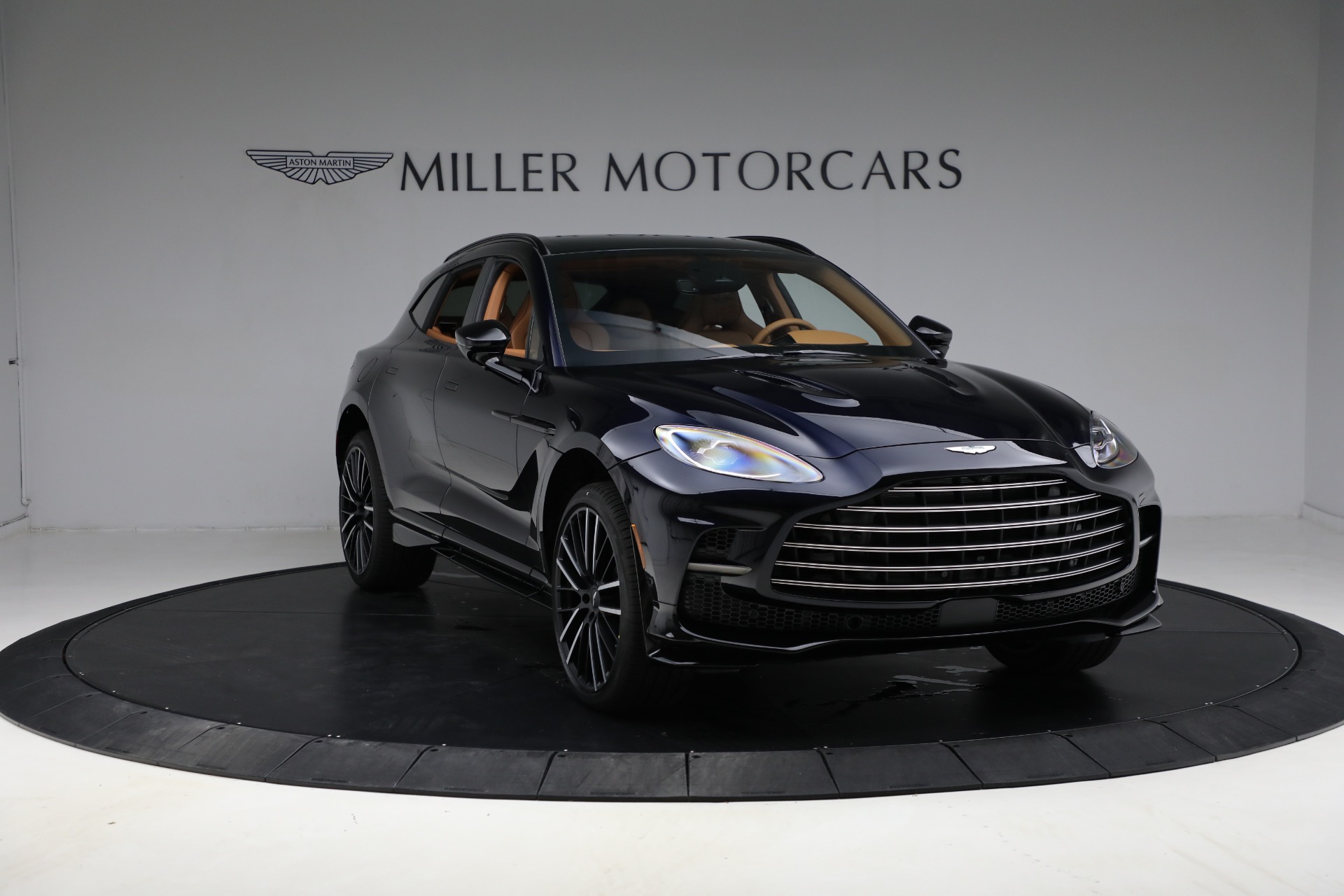 New-2025-Aston-Martin-DBX707-707