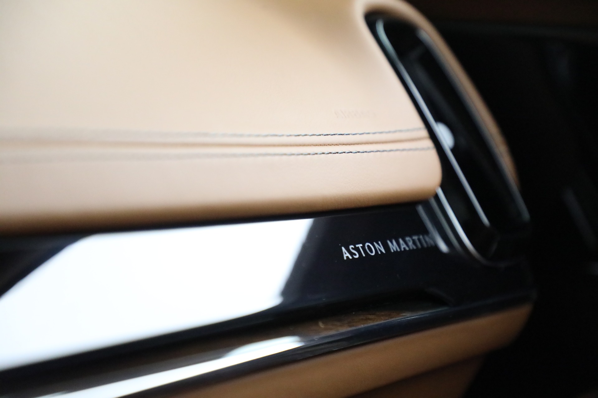 New-2025-Aston-Martin-DBX707-707