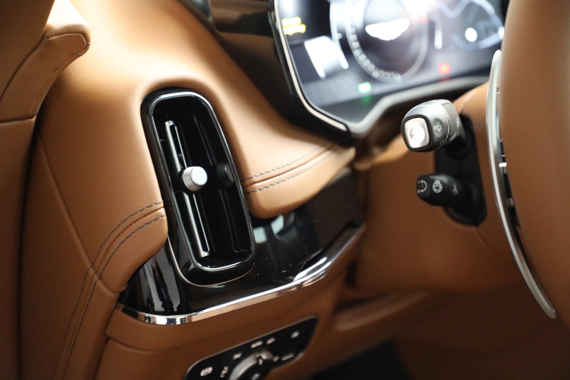 New-2025-Aston-Martin-DBX707-707