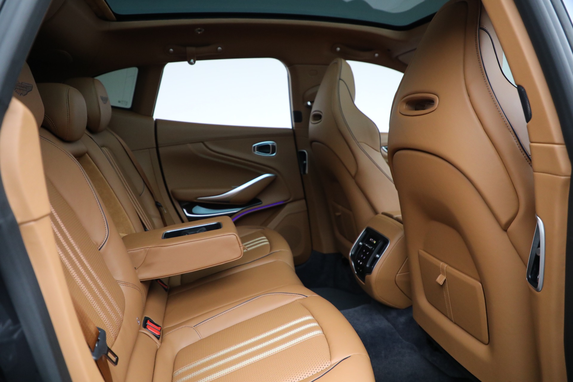 New-2025-Aston-Martin-DBX707-707