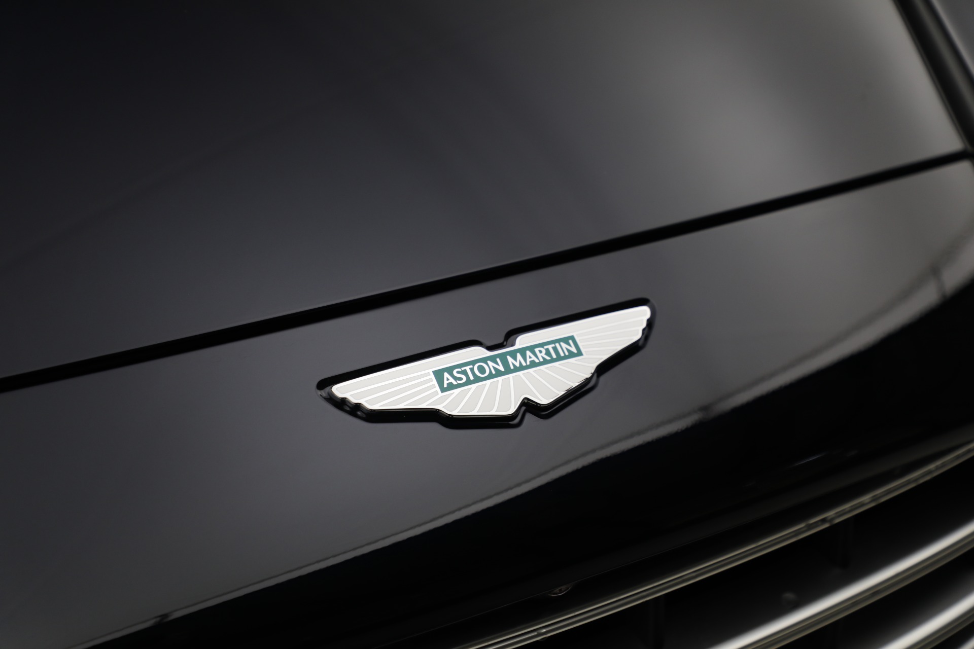 New-2025-Aston-Martin-DBX707-707