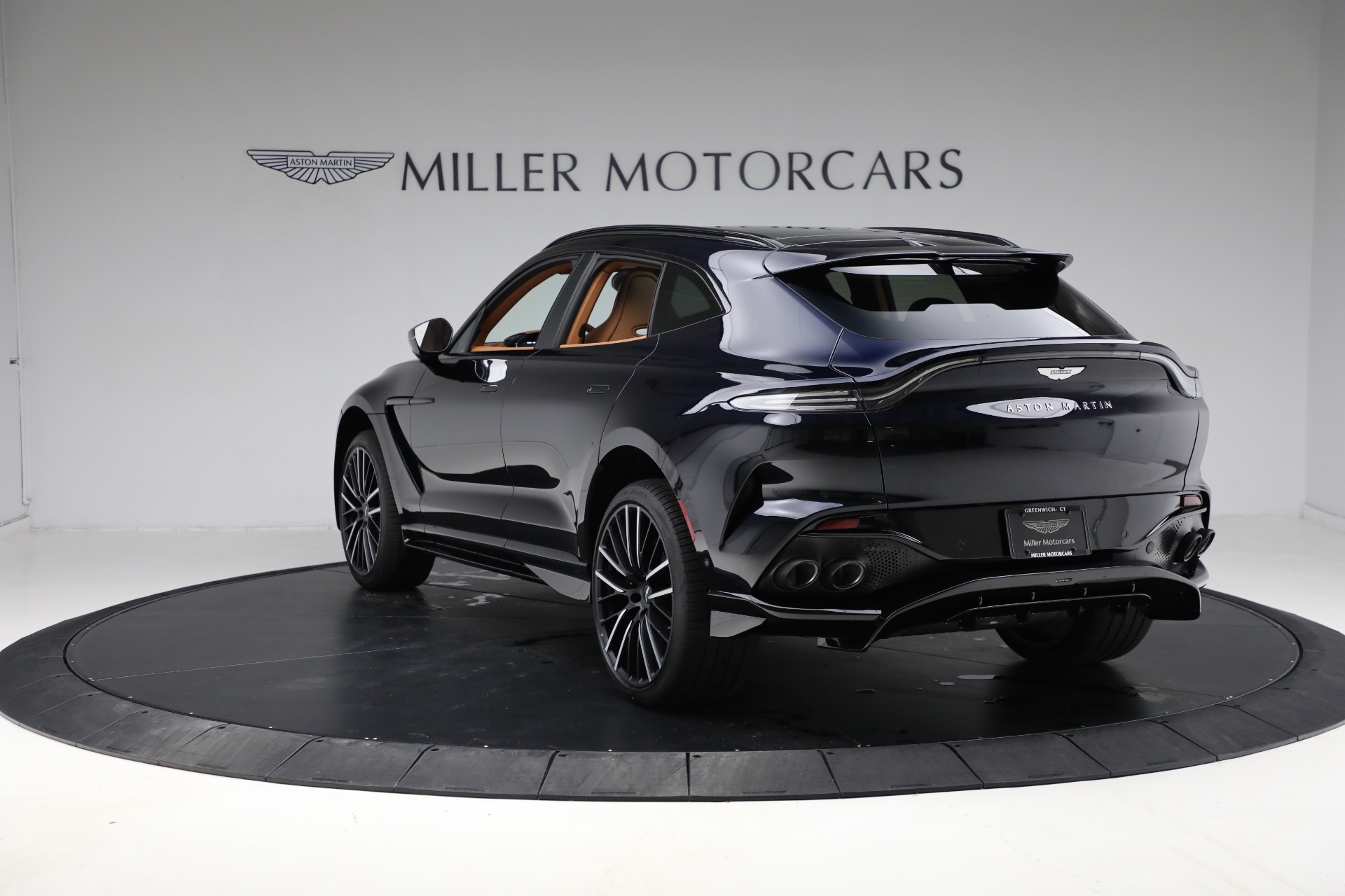 New-2025-Aston-Martin-DBX707-707