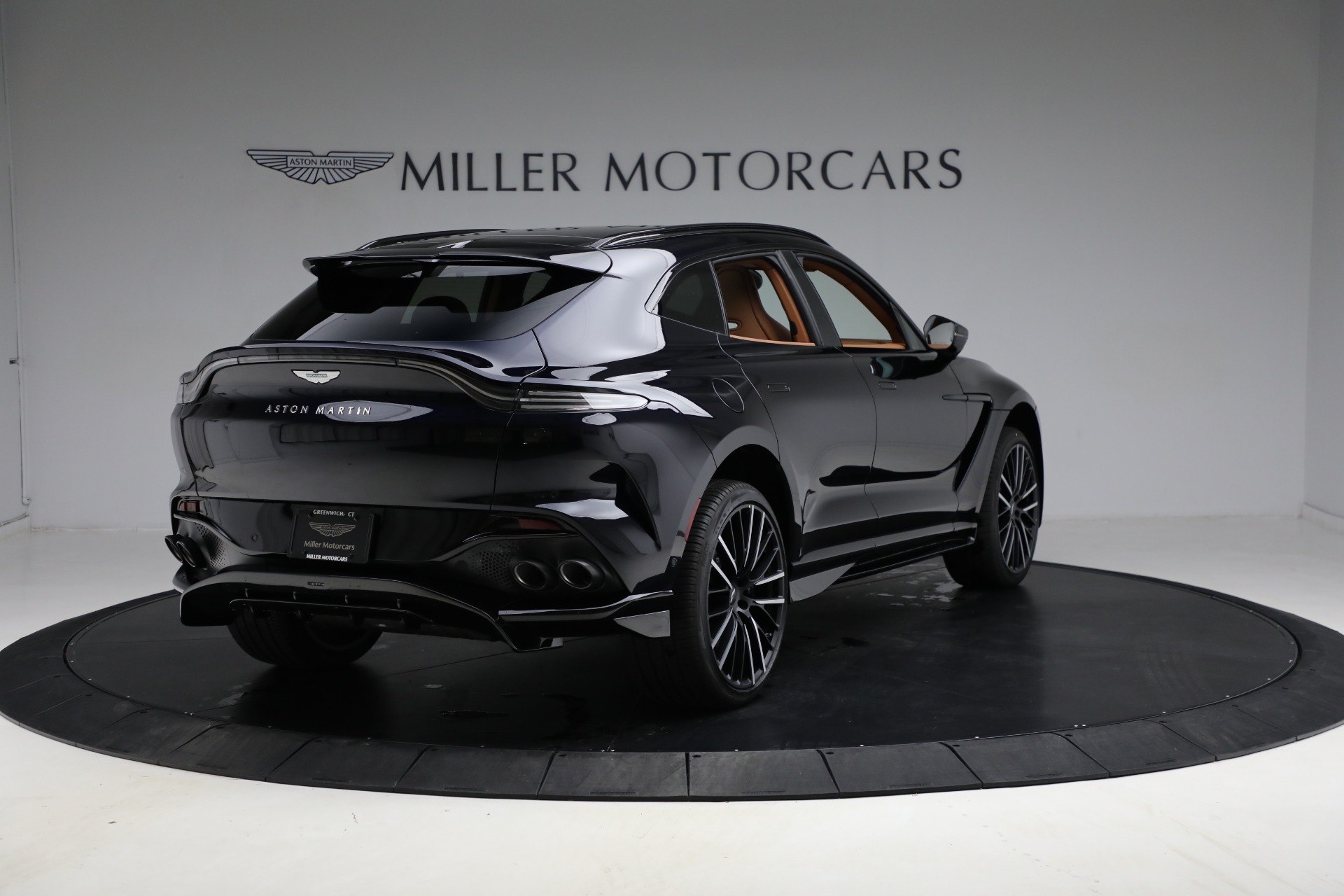 New-2025-Aston-Martin-DBX707-707