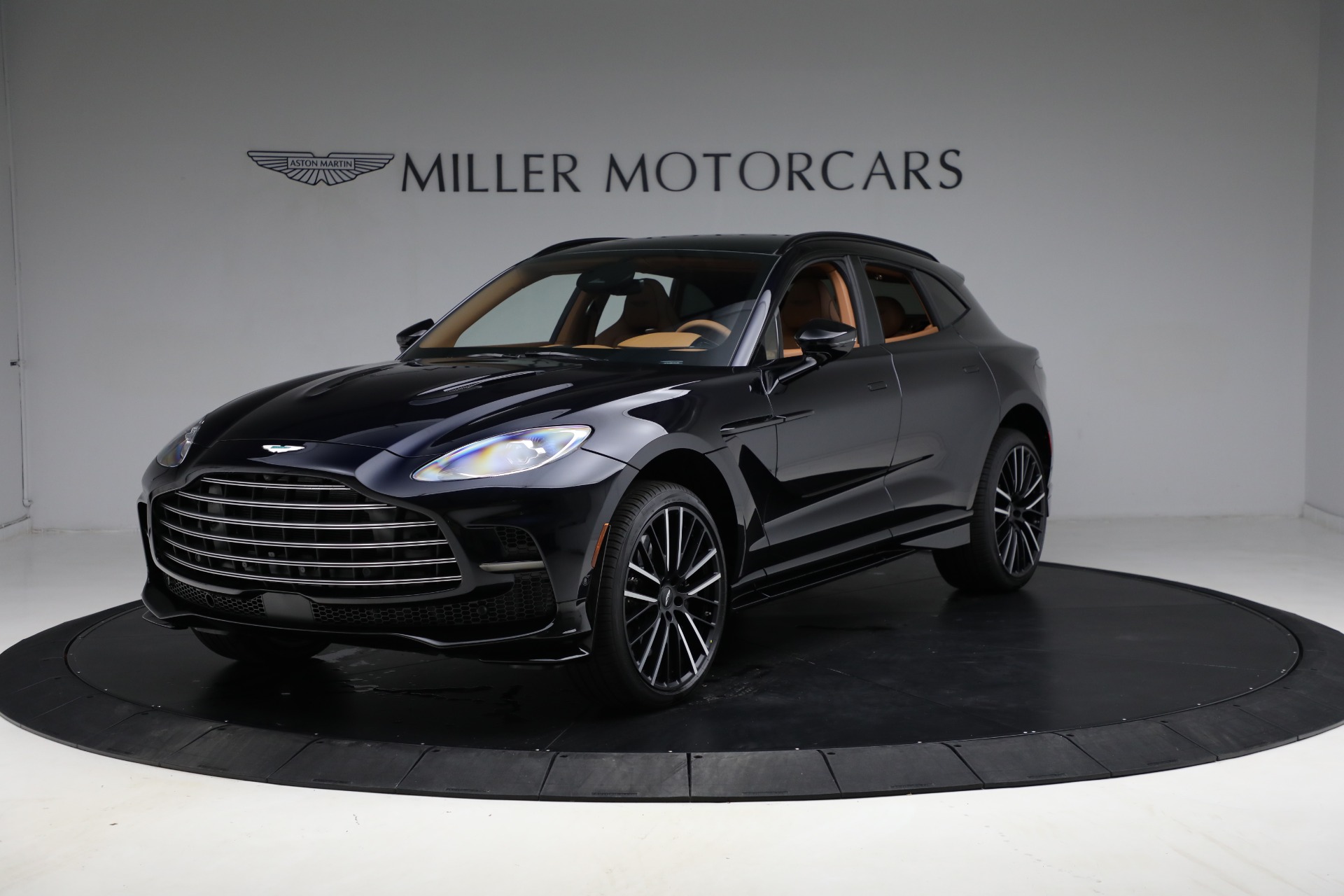 New-2025-Aston-Martin-DBX707-707