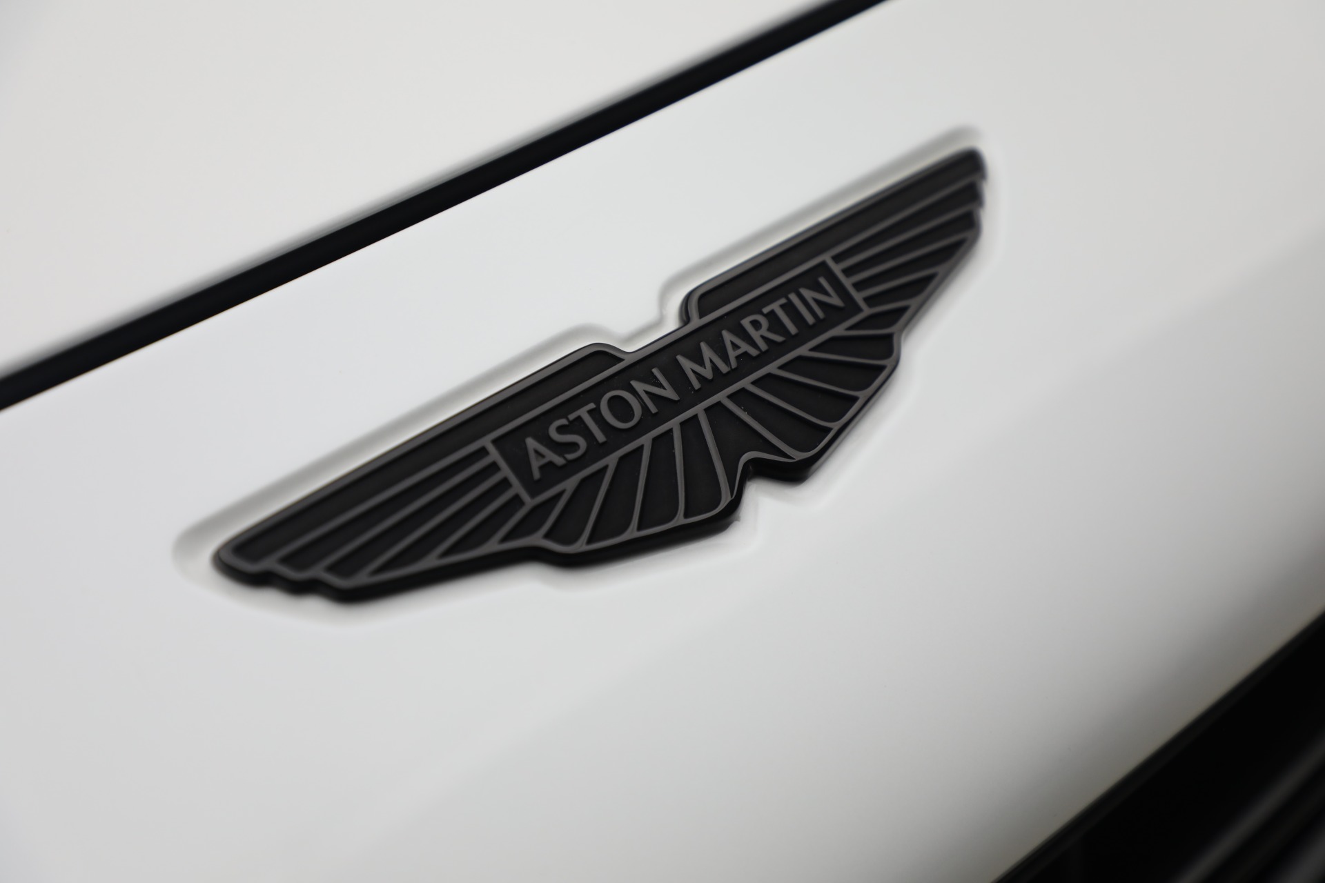 Used-2025-Aston-Martin-DBX-707