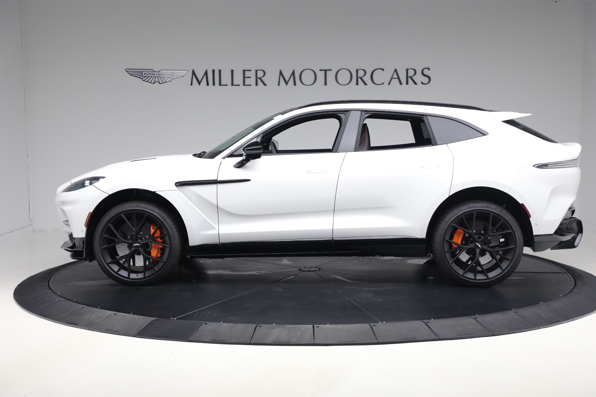 Used-2025-Aston-Martin-DBX-707