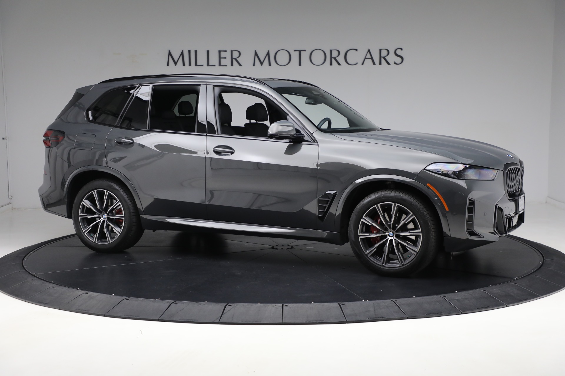 Used-2024-BMW-X5-xDrive40i