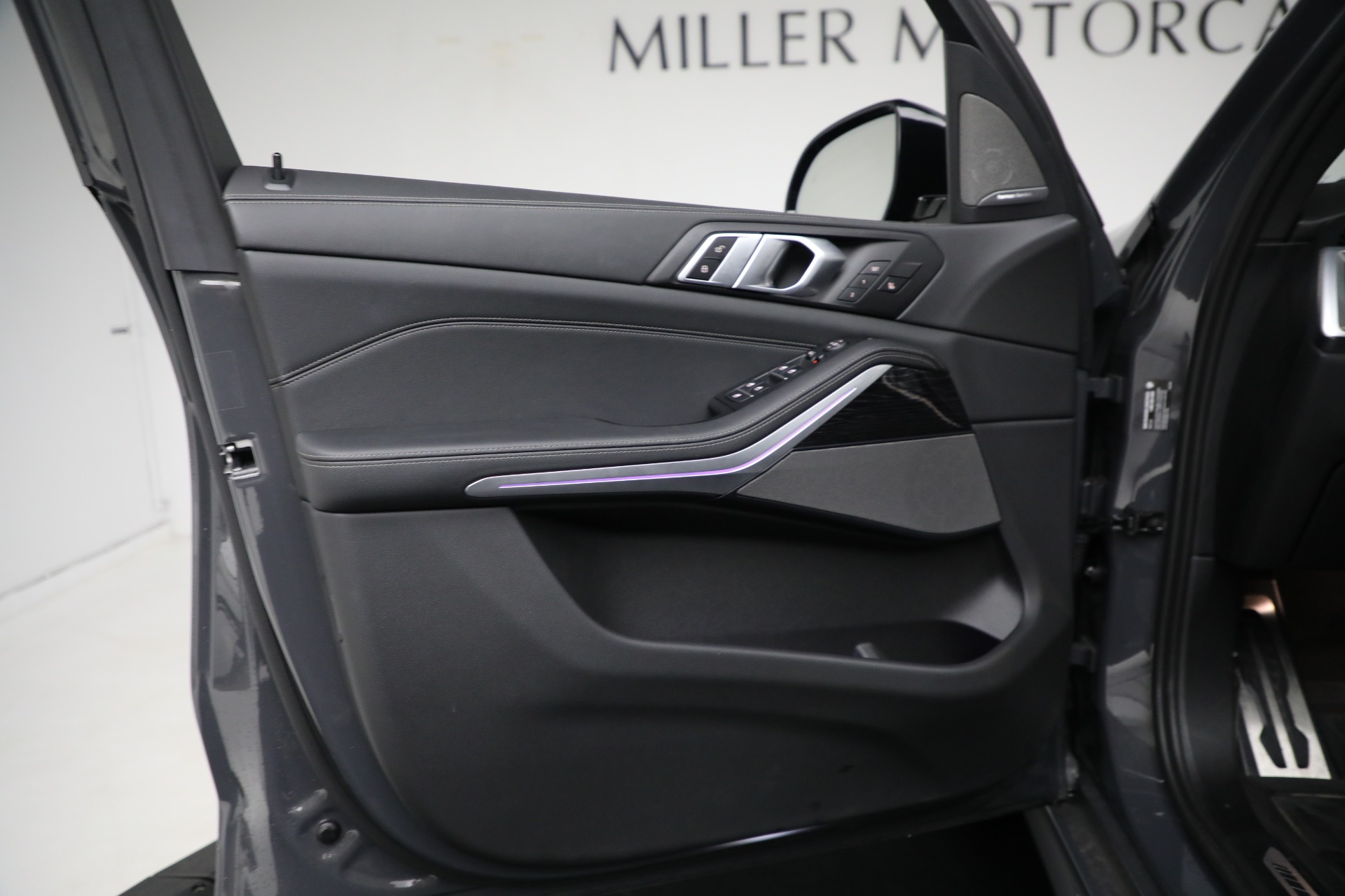 Used-2024-BMW-X5-xDrive40i