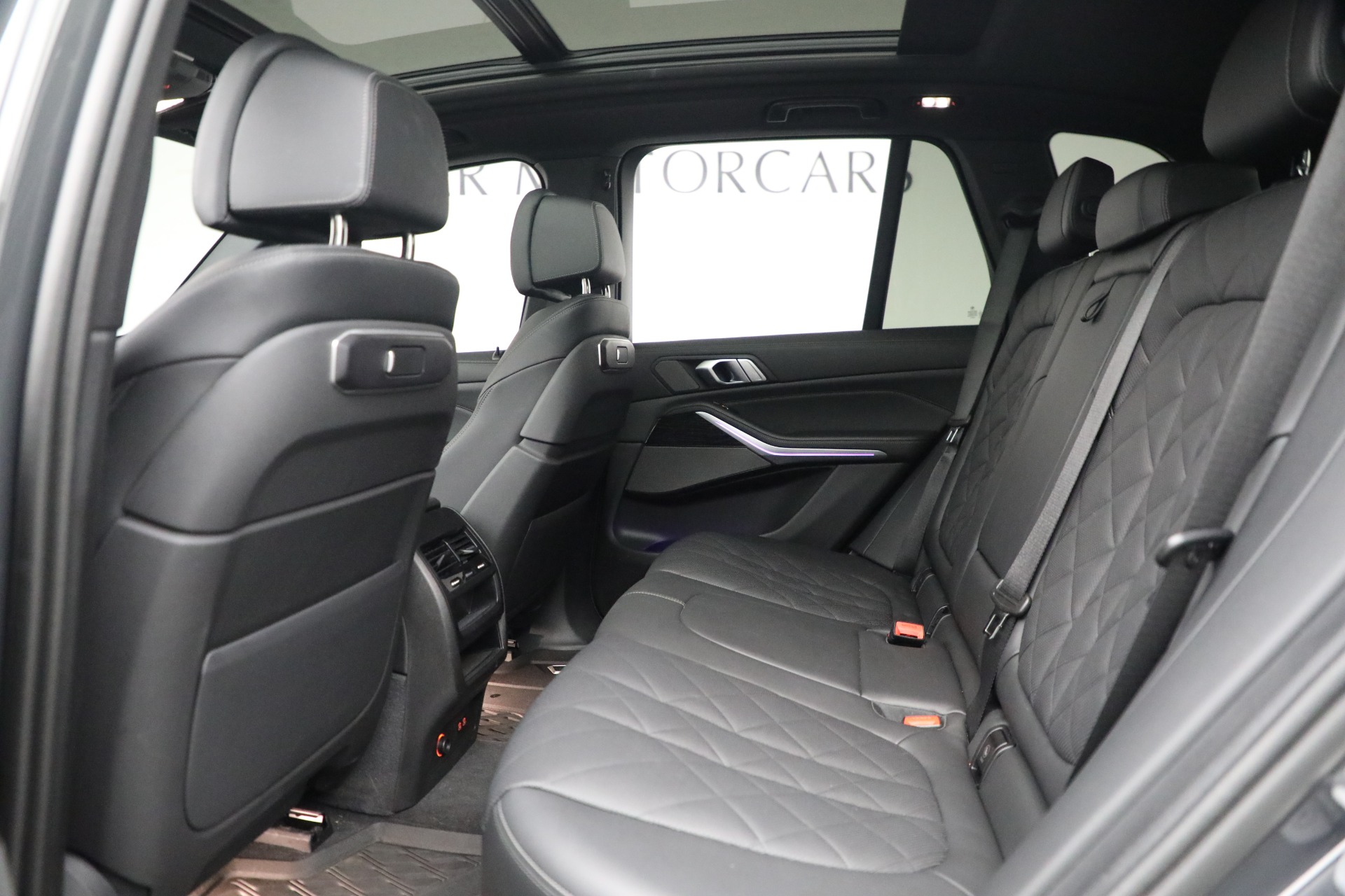 Used-2024-BMW-X5-xDrive40i