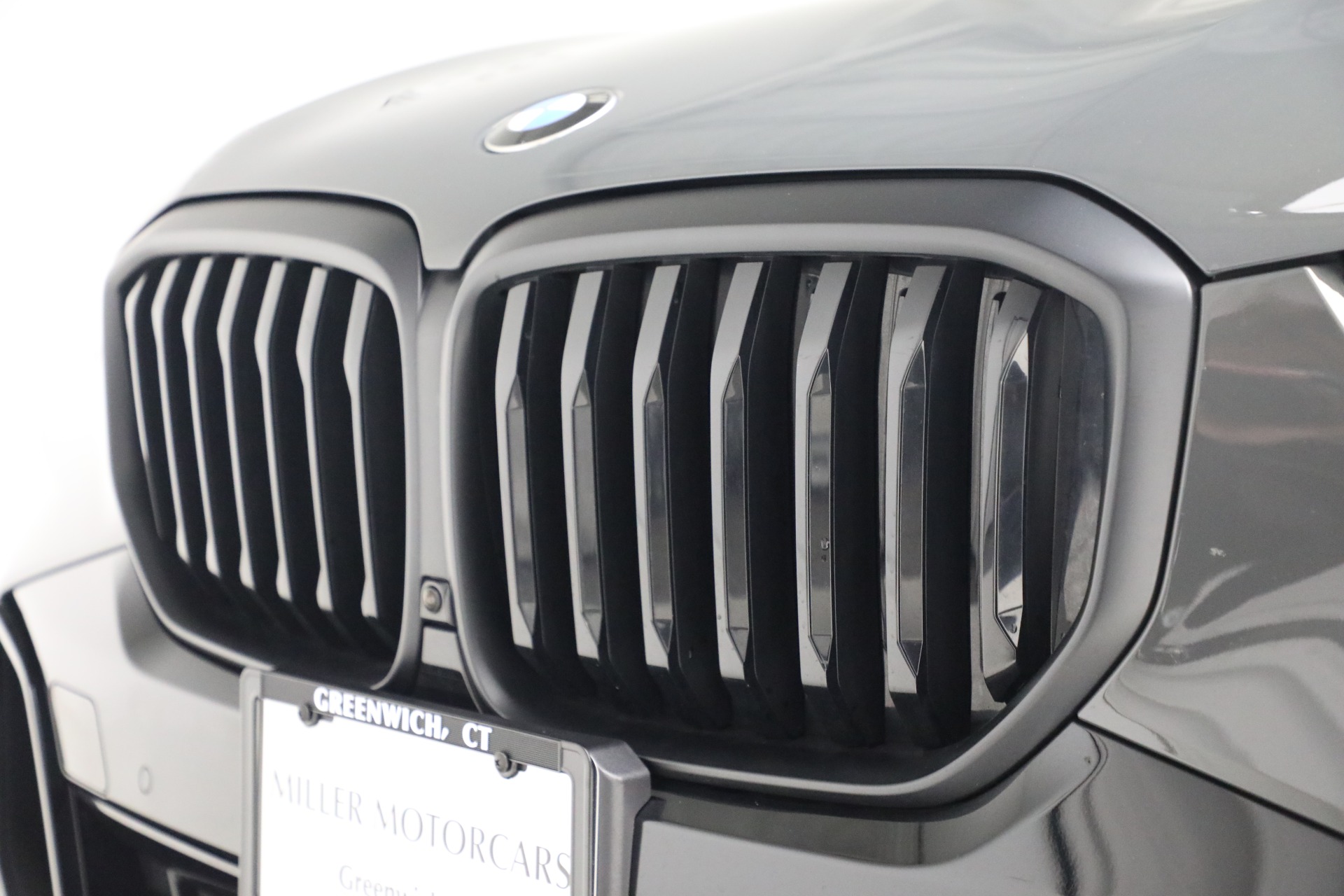 Used-2024-BMW-X5-xDrive40i