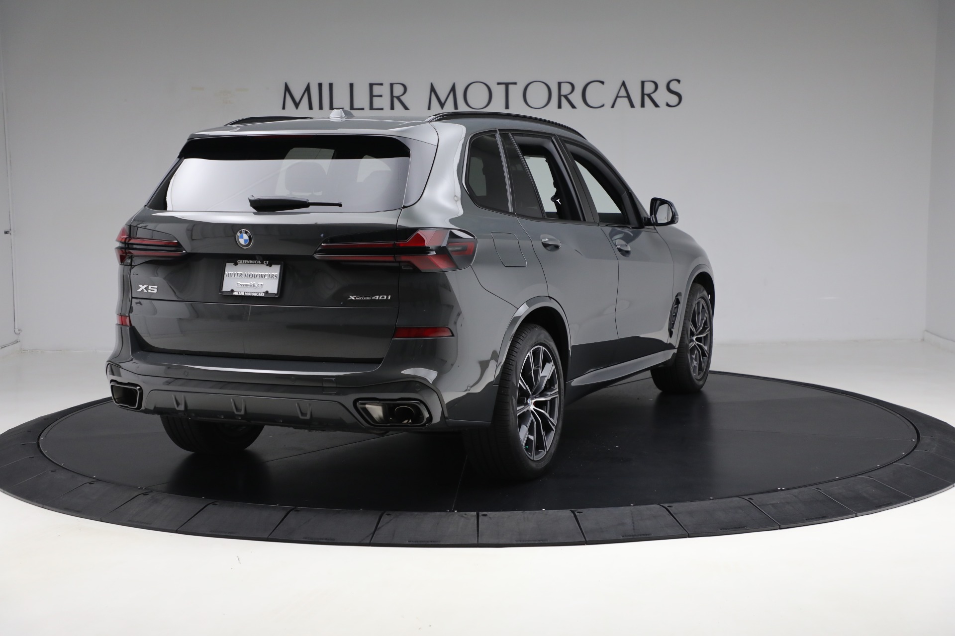 Used-2024-BMW-X5-xDrive40i