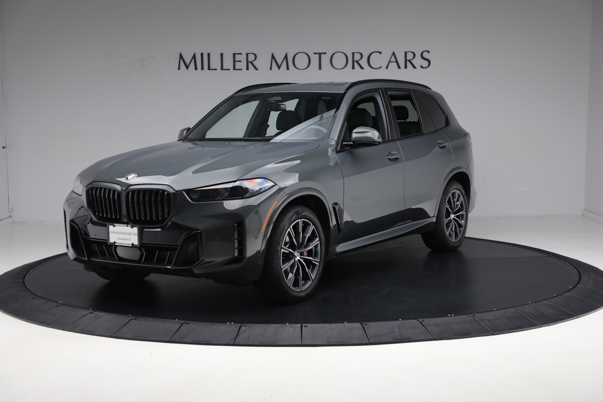 Used-2024-BMW-X5-xDrive40i
