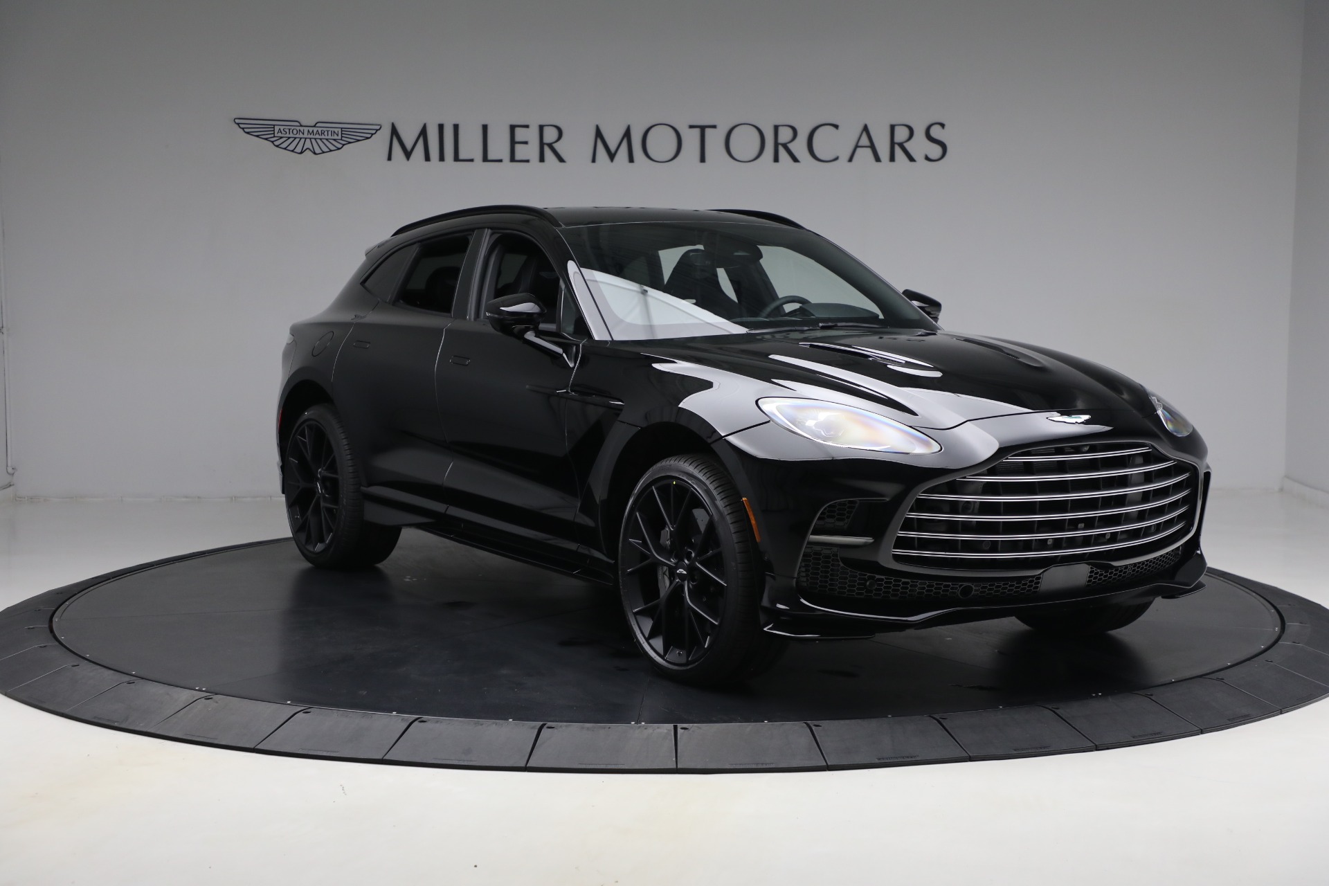 New-2025-Aston-Martin-DBX-707