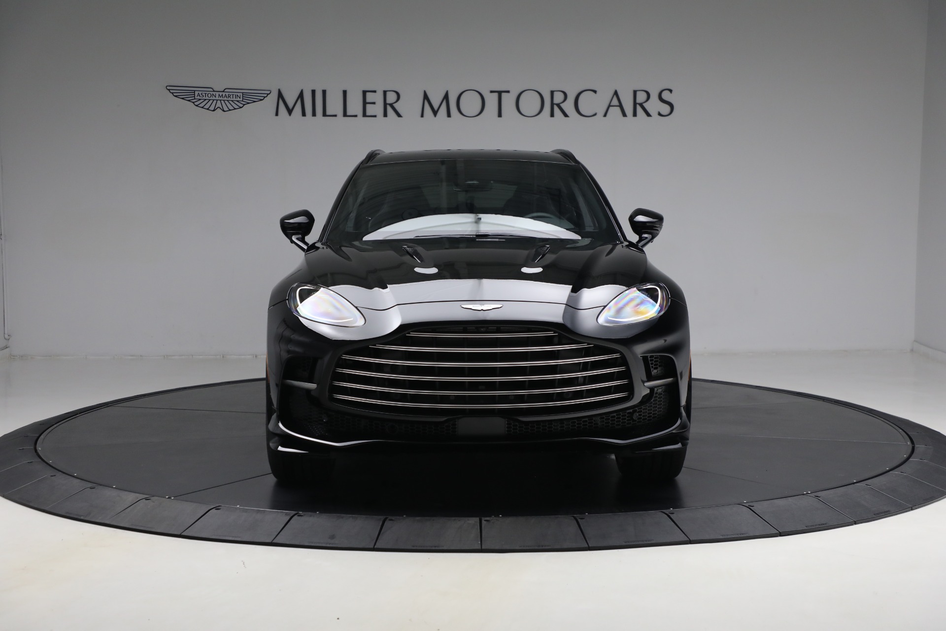 New-2025-Aston-Martin-DBX-707