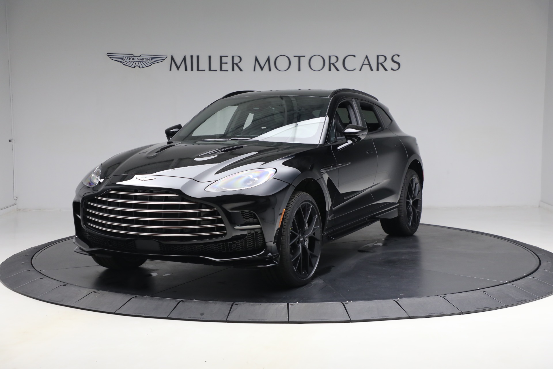 New-2025-Aston-Martin-DBX-707
