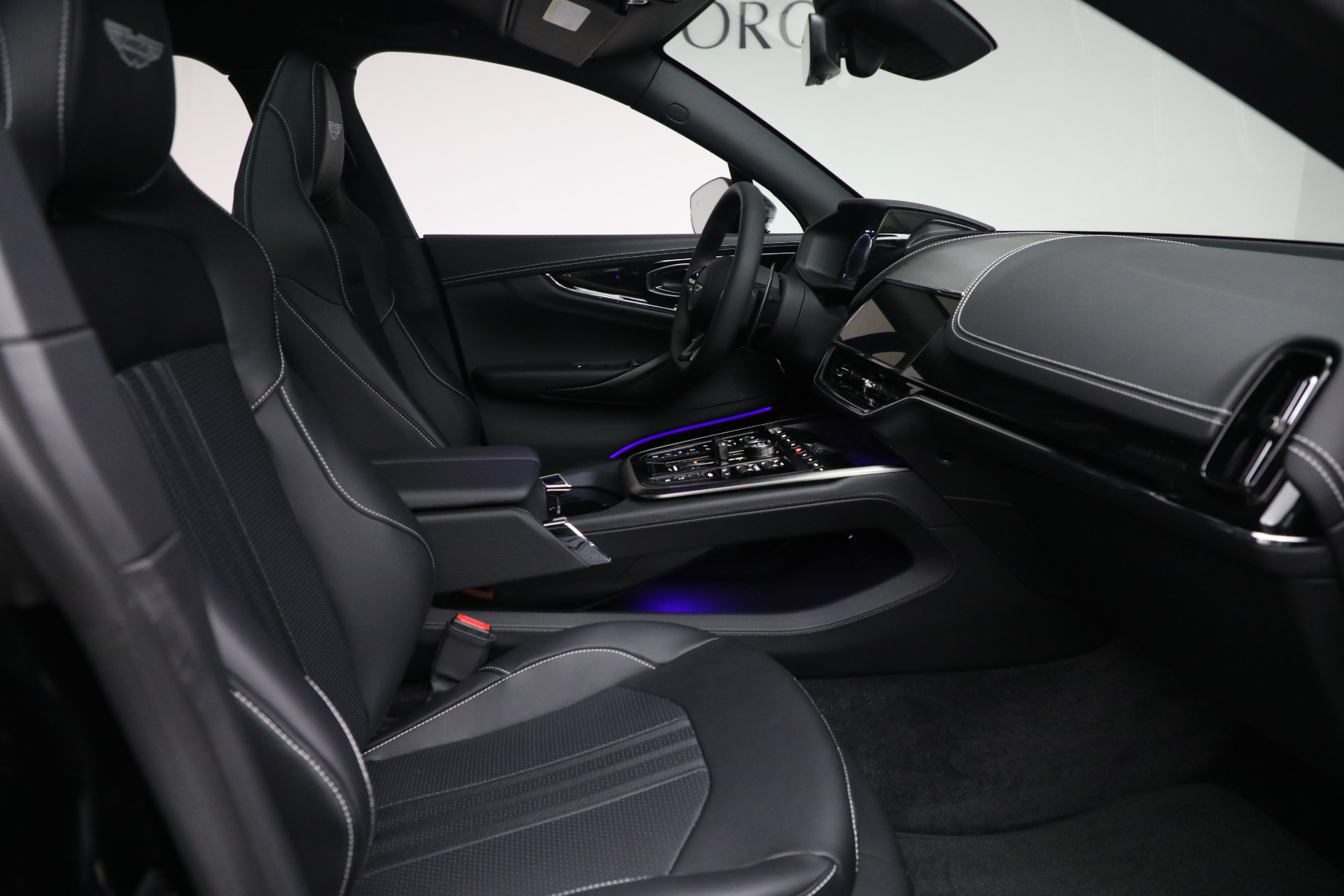 New-2025-Aston-Martin-DBX-707