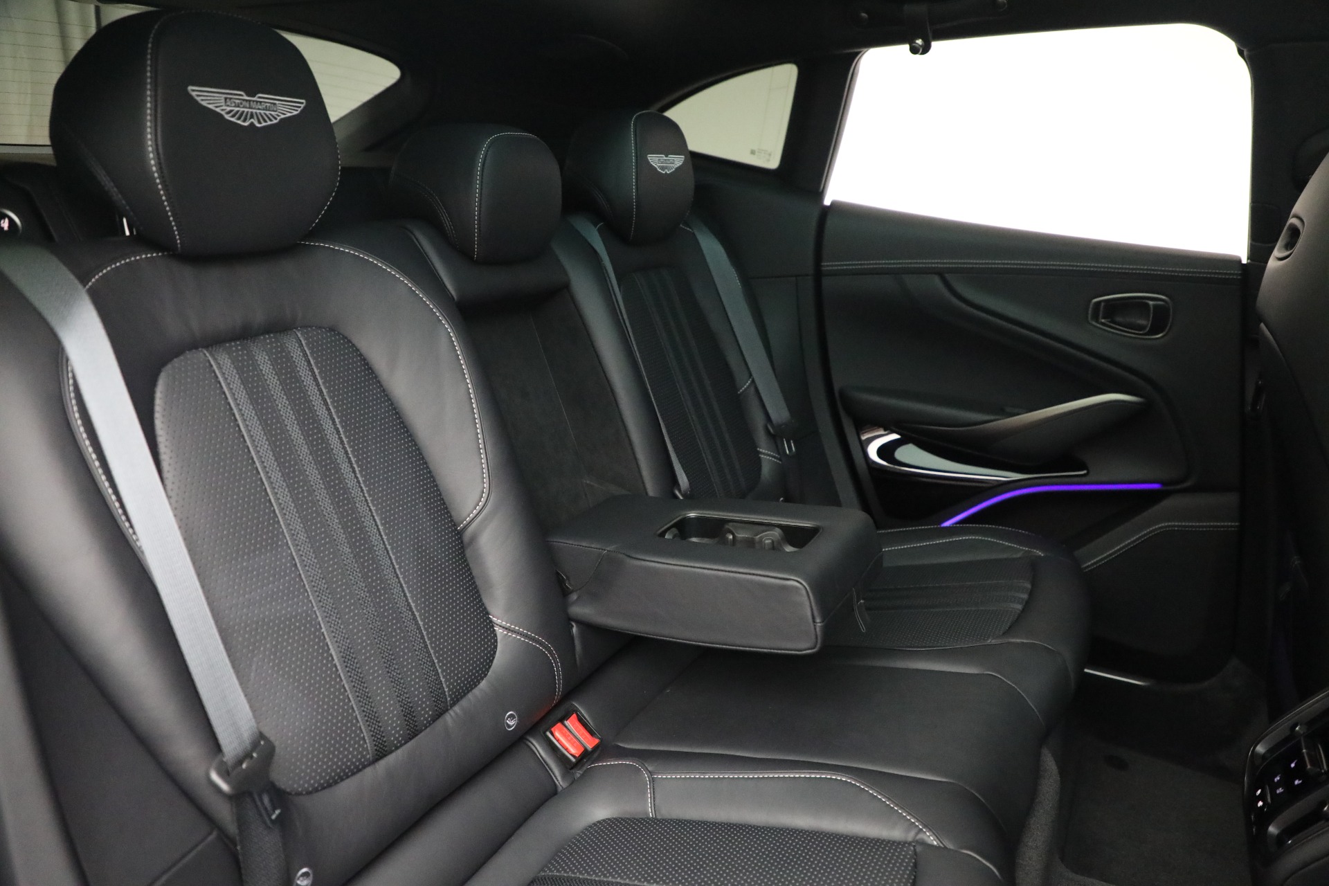 New-2025-Aston-Martin-DBX-707