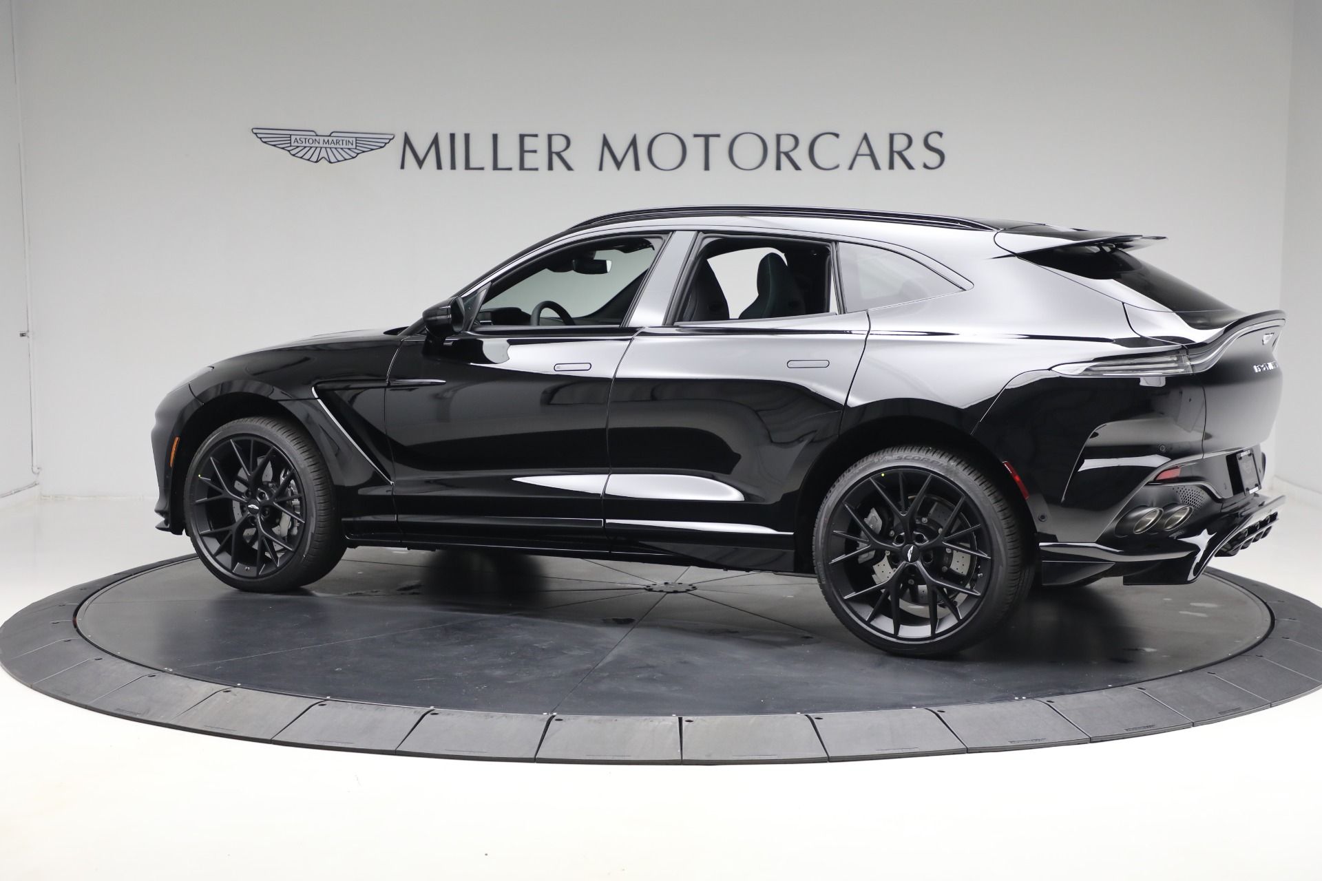 New-2025-Aston-Martin-DBX-707