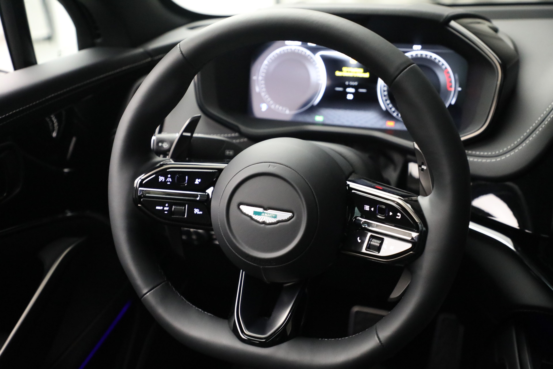 New-2025-Aston-Martin-DBX-707