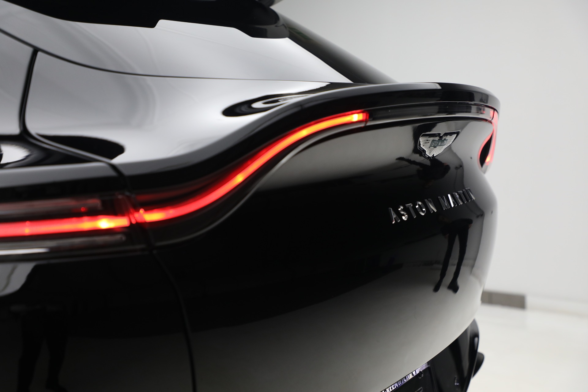 New-2025-Aston-Martin-DBX-707