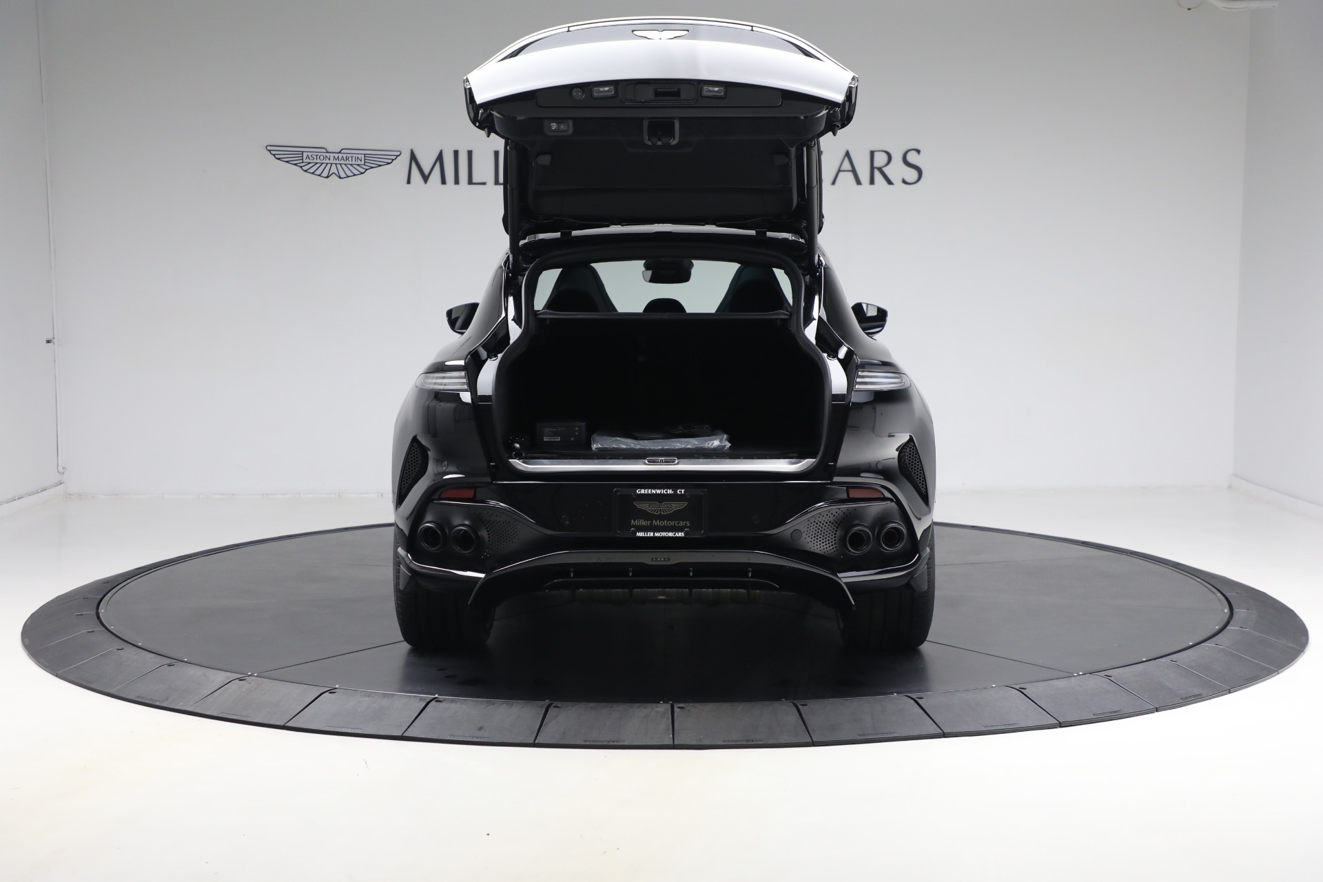 New-2025-Aston-Martin-DBX-707