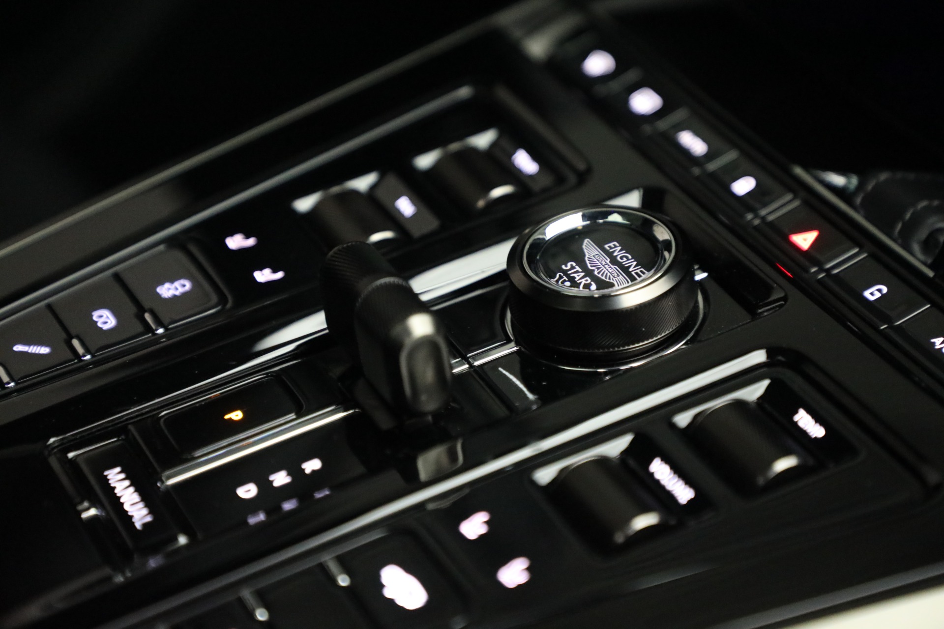 New-2025-Aston-Martin-DBX-707