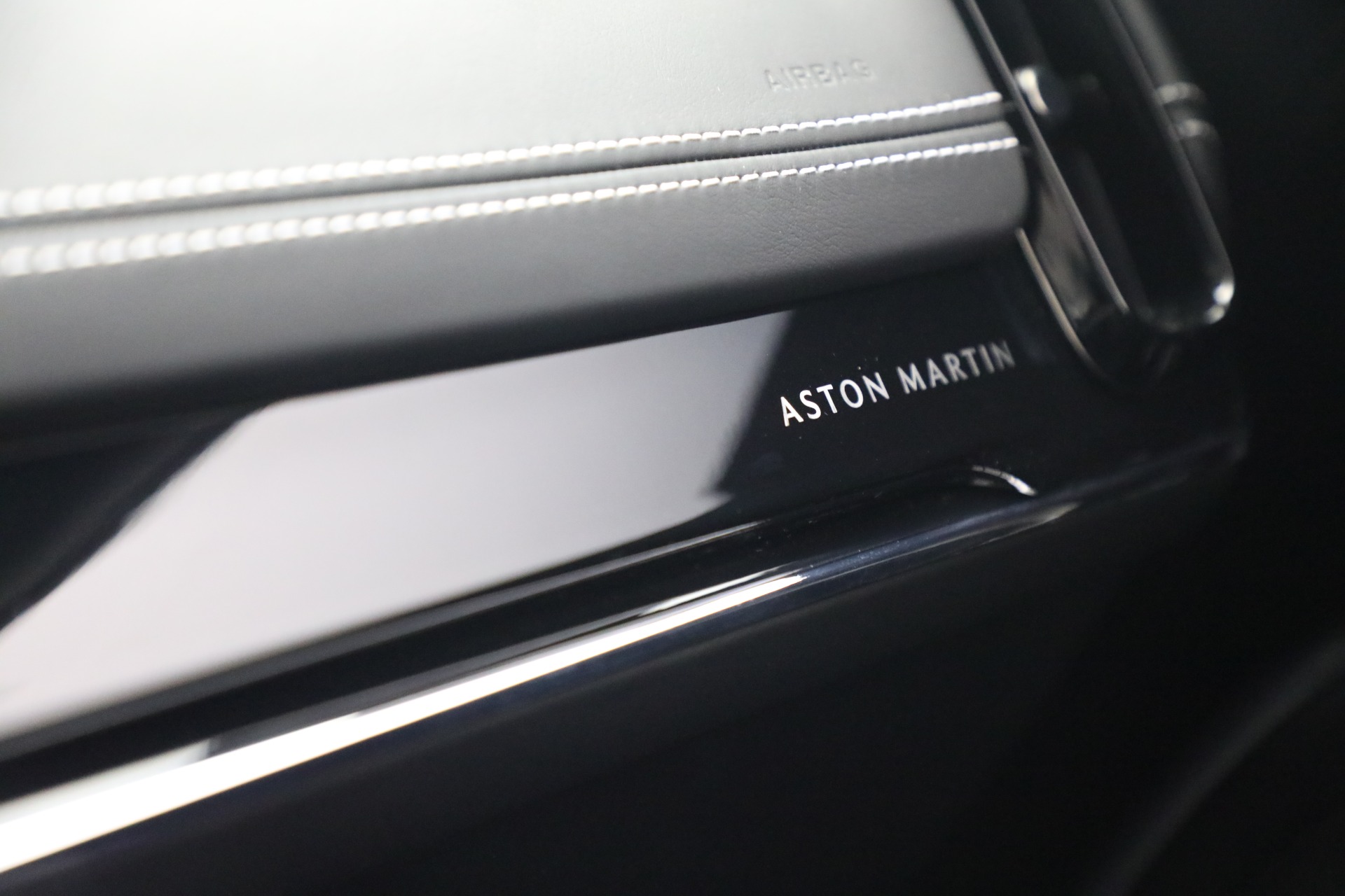 New-2025-Aston-Martin-DBX-707