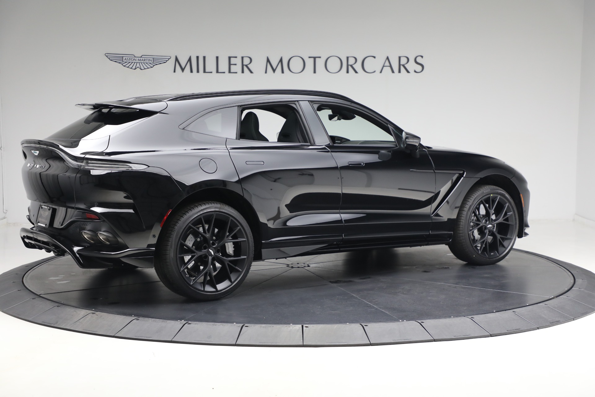 New-2025-Aston-Martin-DBX-707