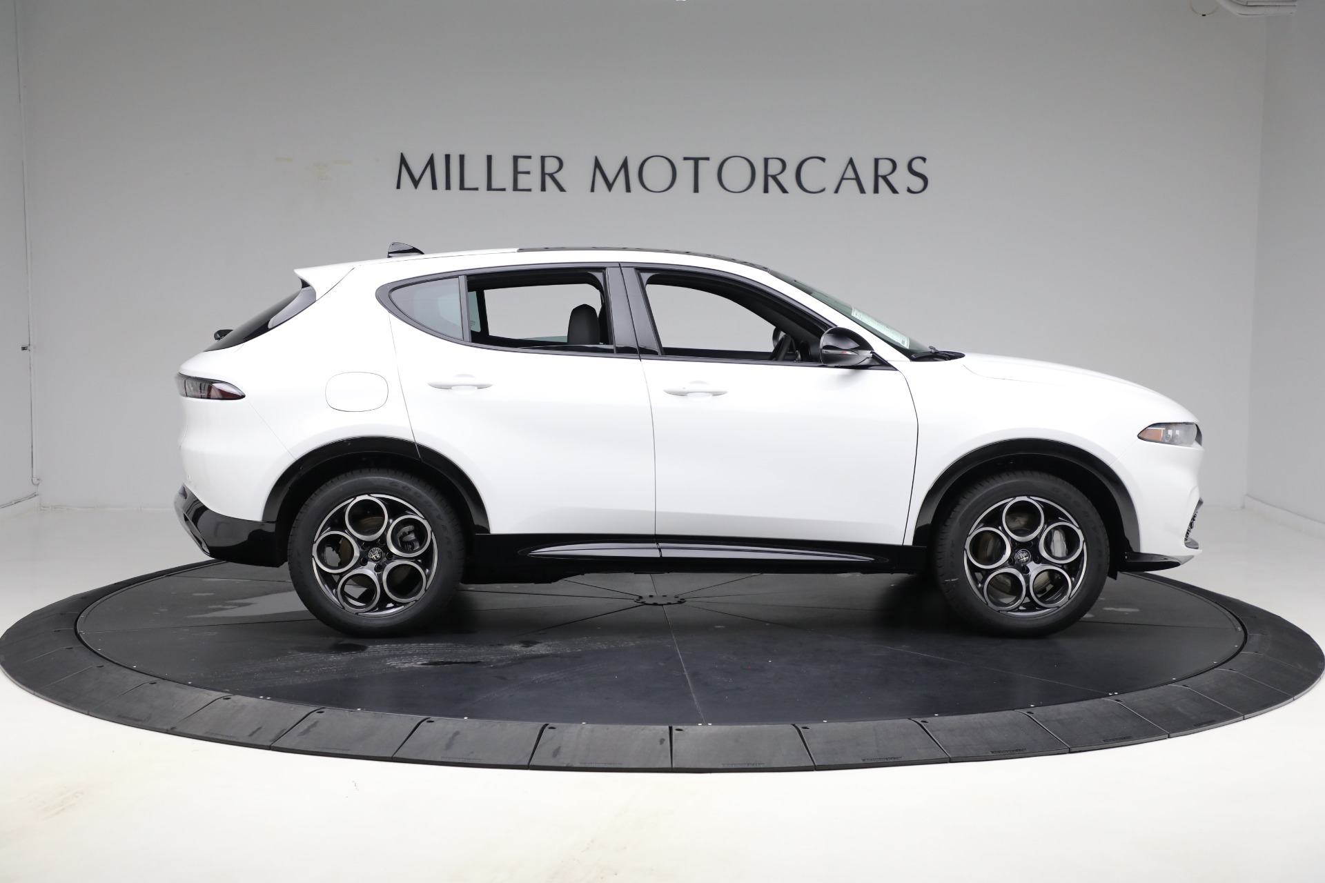 New-2025-Alfa-Romeo-Tonale-PHEV