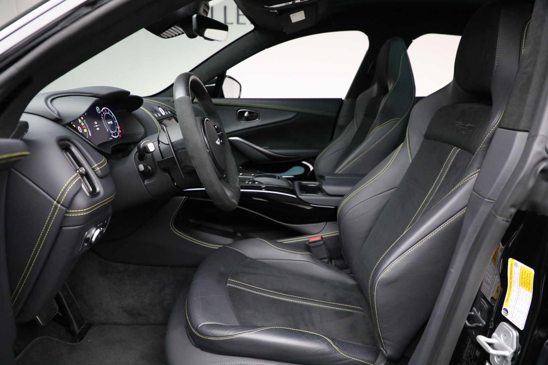 Used-2024-Aston-Martin-DBX-707