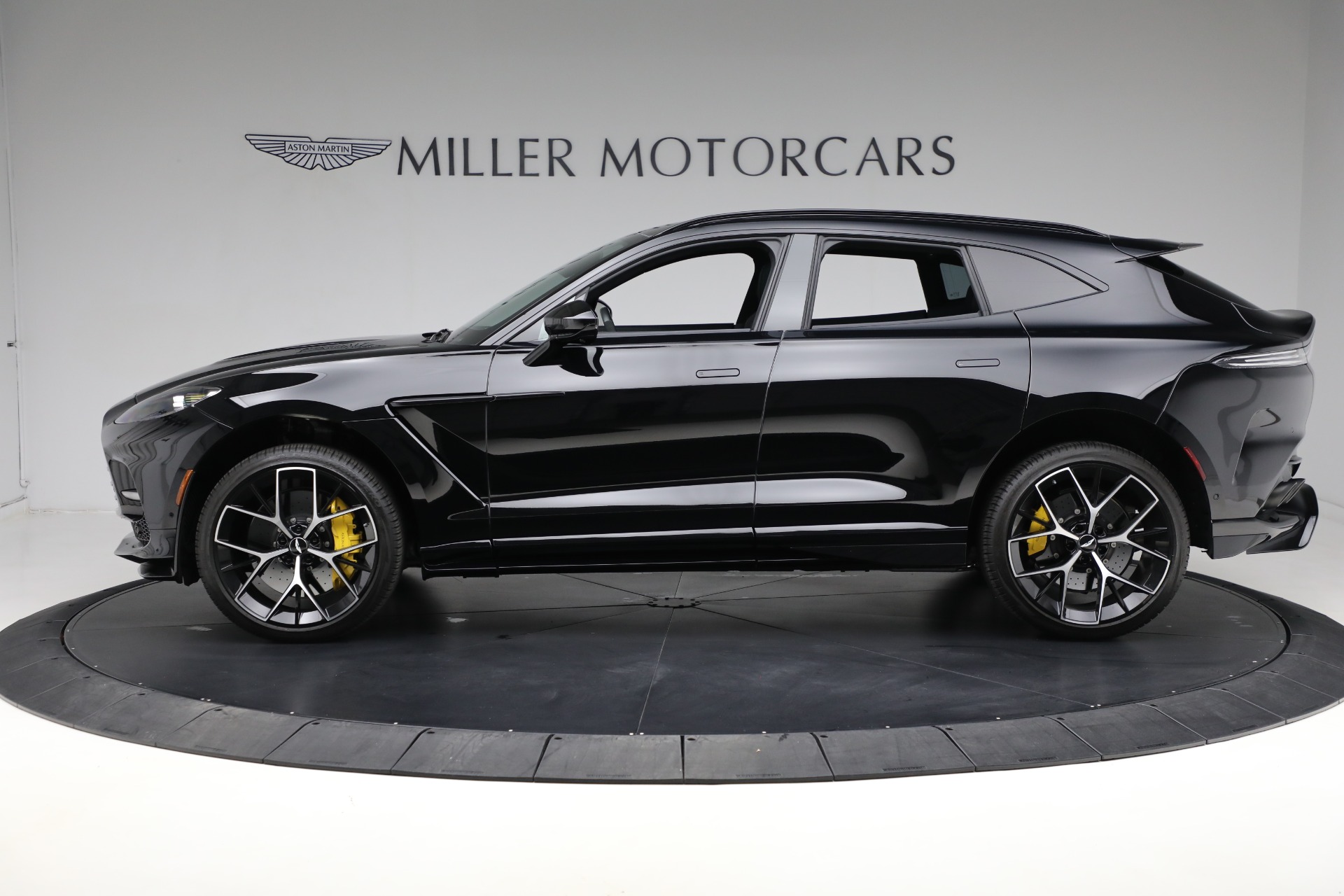 Used-2024-Aston-Martin-DBX-707
