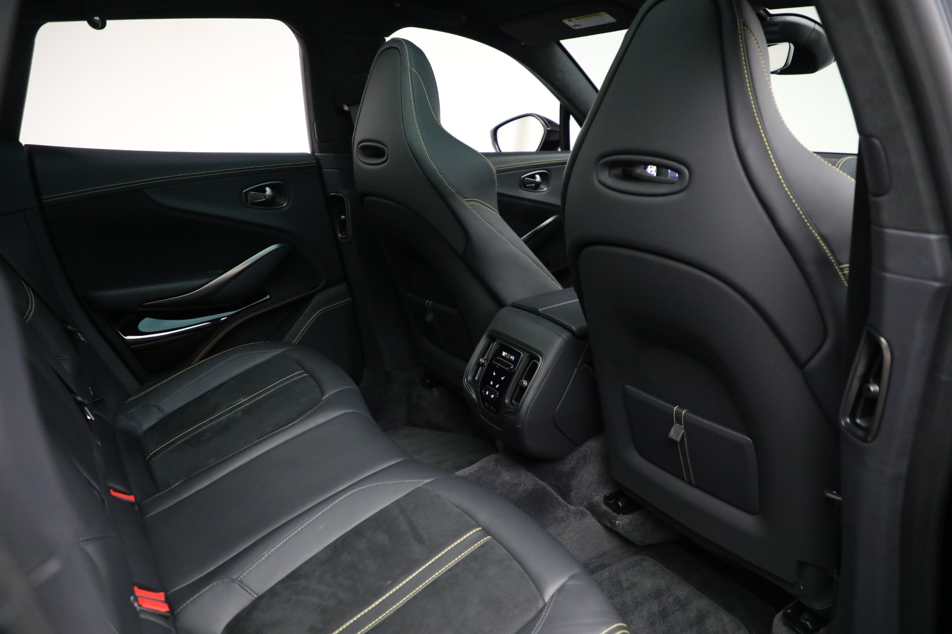 Used-2024-Aston-Martin-DBX-707