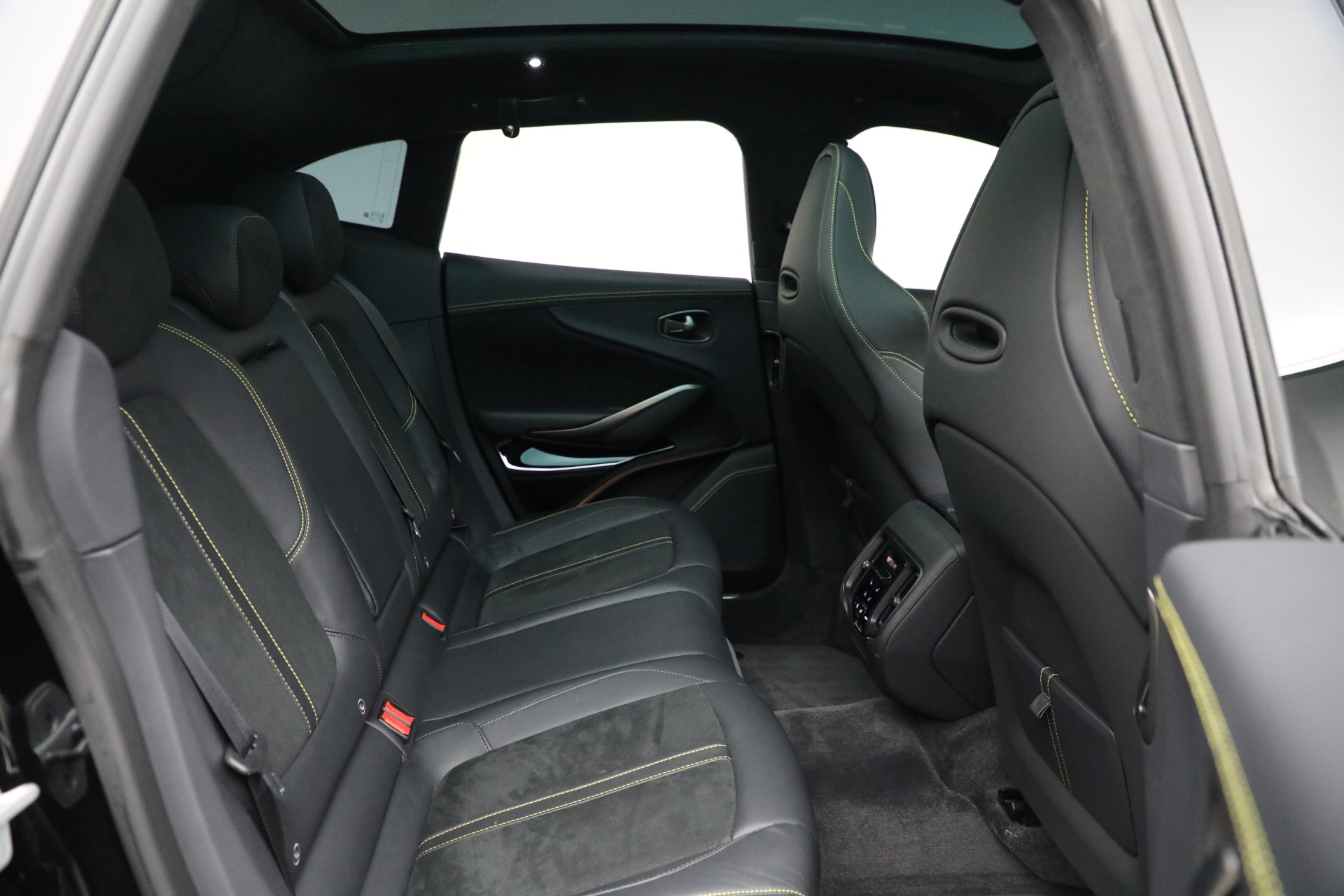 Used-2024-Aston-Martin-DBX-707