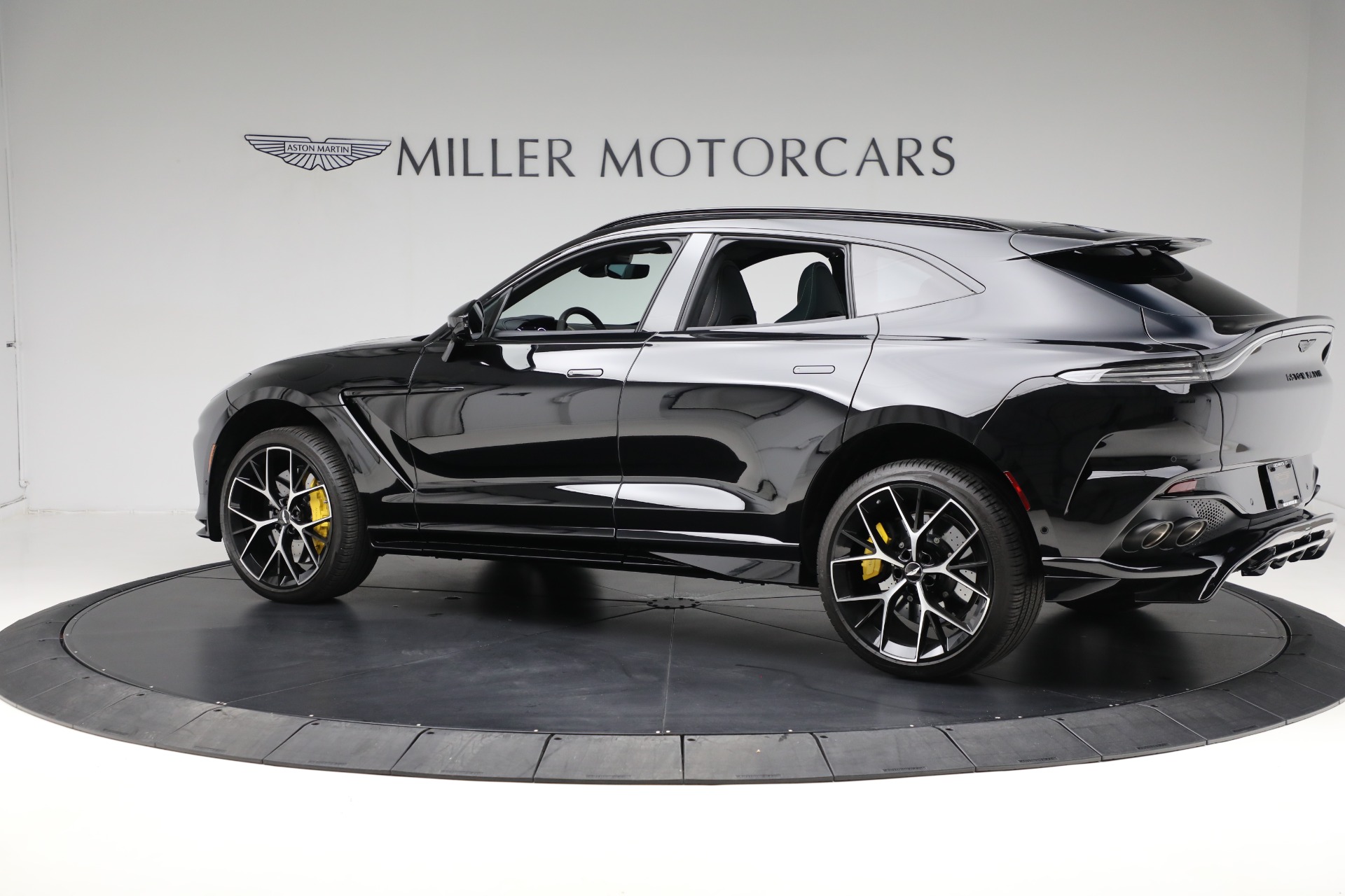 Used-2024-Aston-Martin-DBX-707