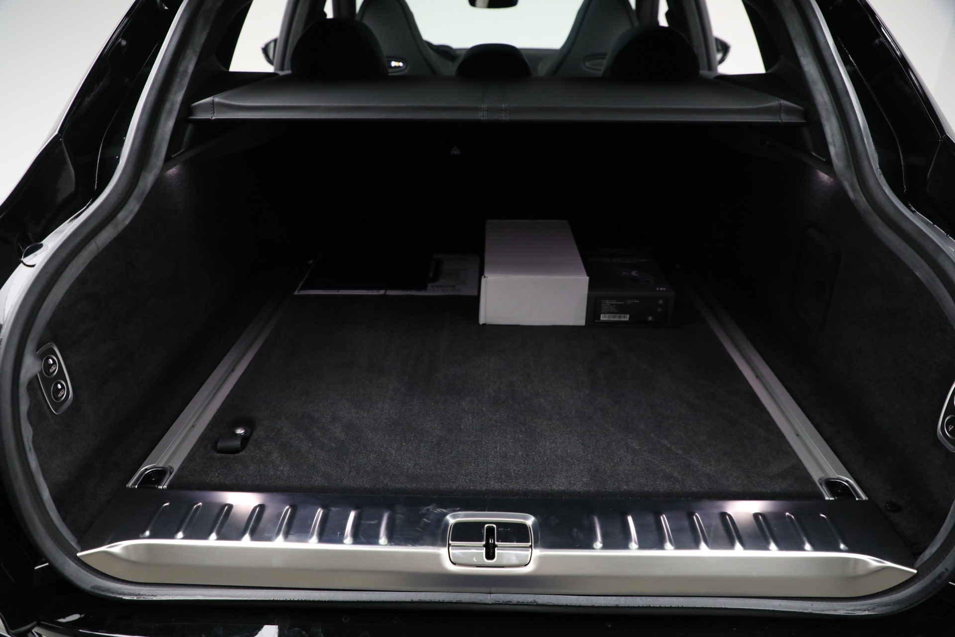 Used-2024-Aston-Martin-DBX-707