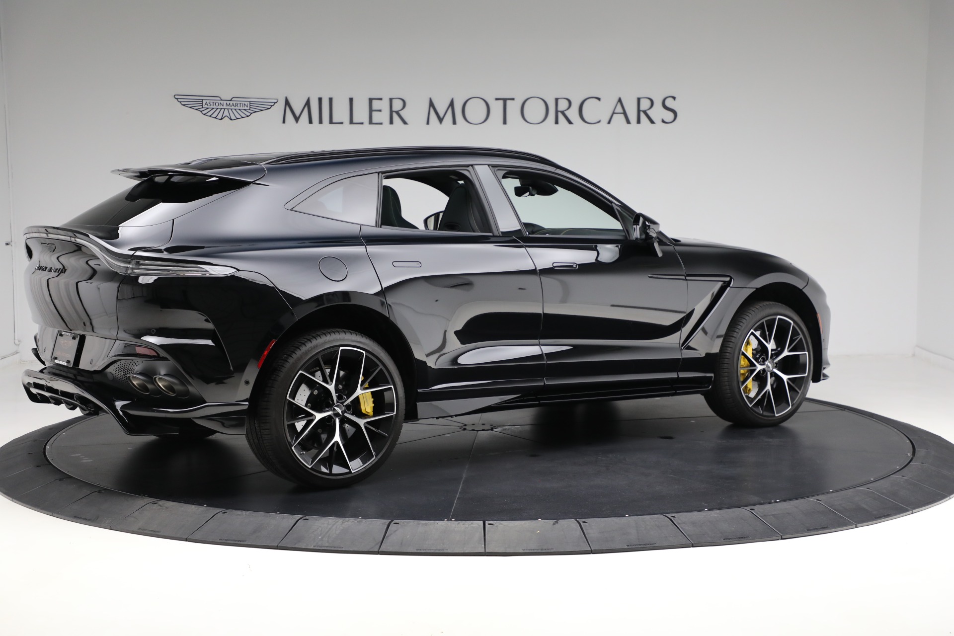 Used-2024-Aston-Martin-DBX-707
