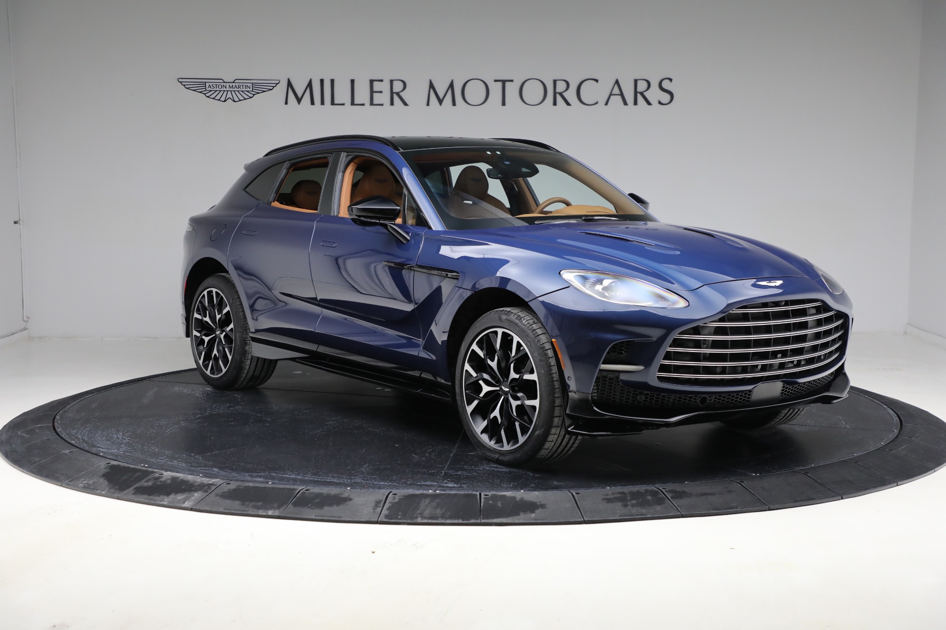 Used-2023-Aston-Martin-DBX-707