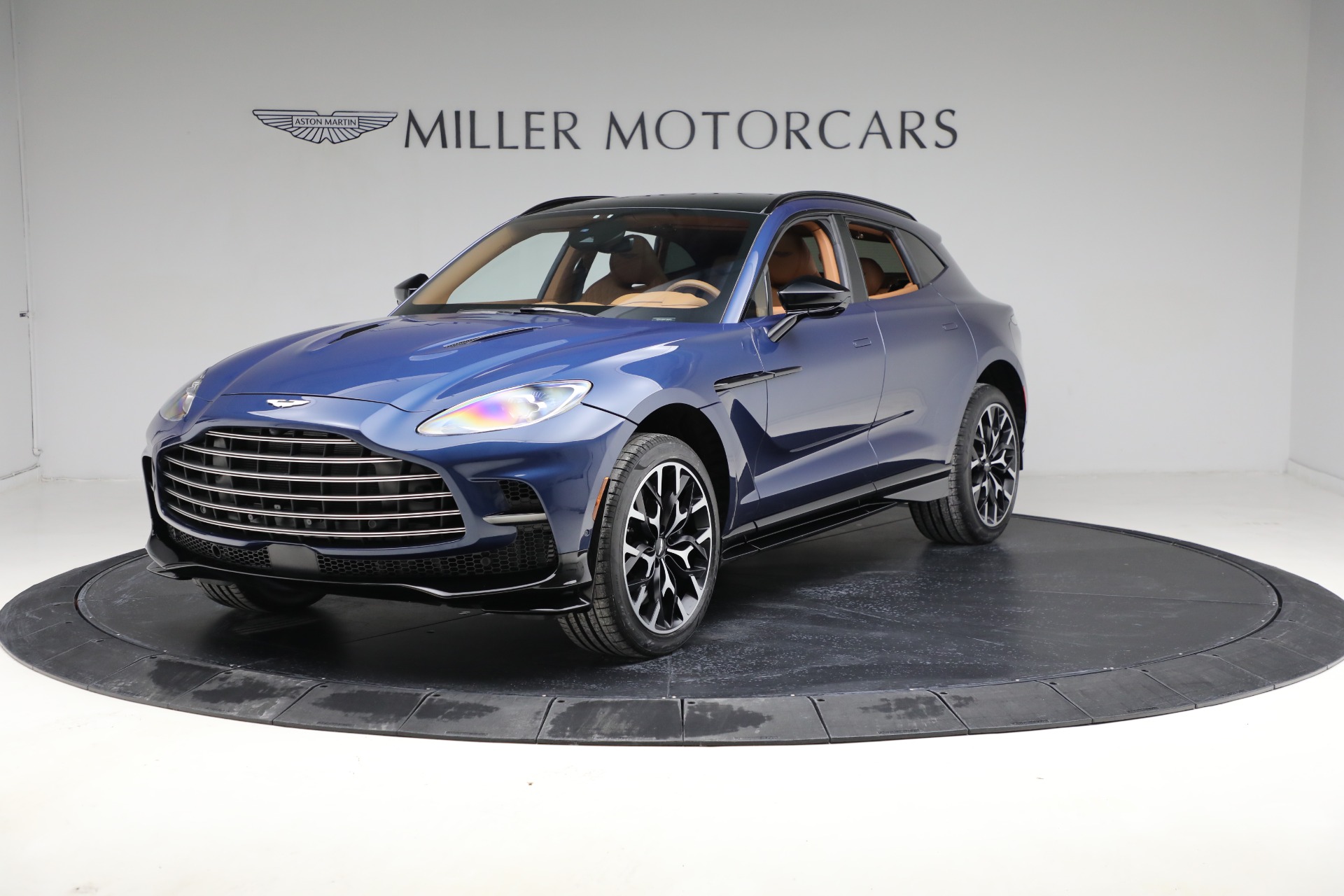 Used-2023-Aston-Martin-DBX-707