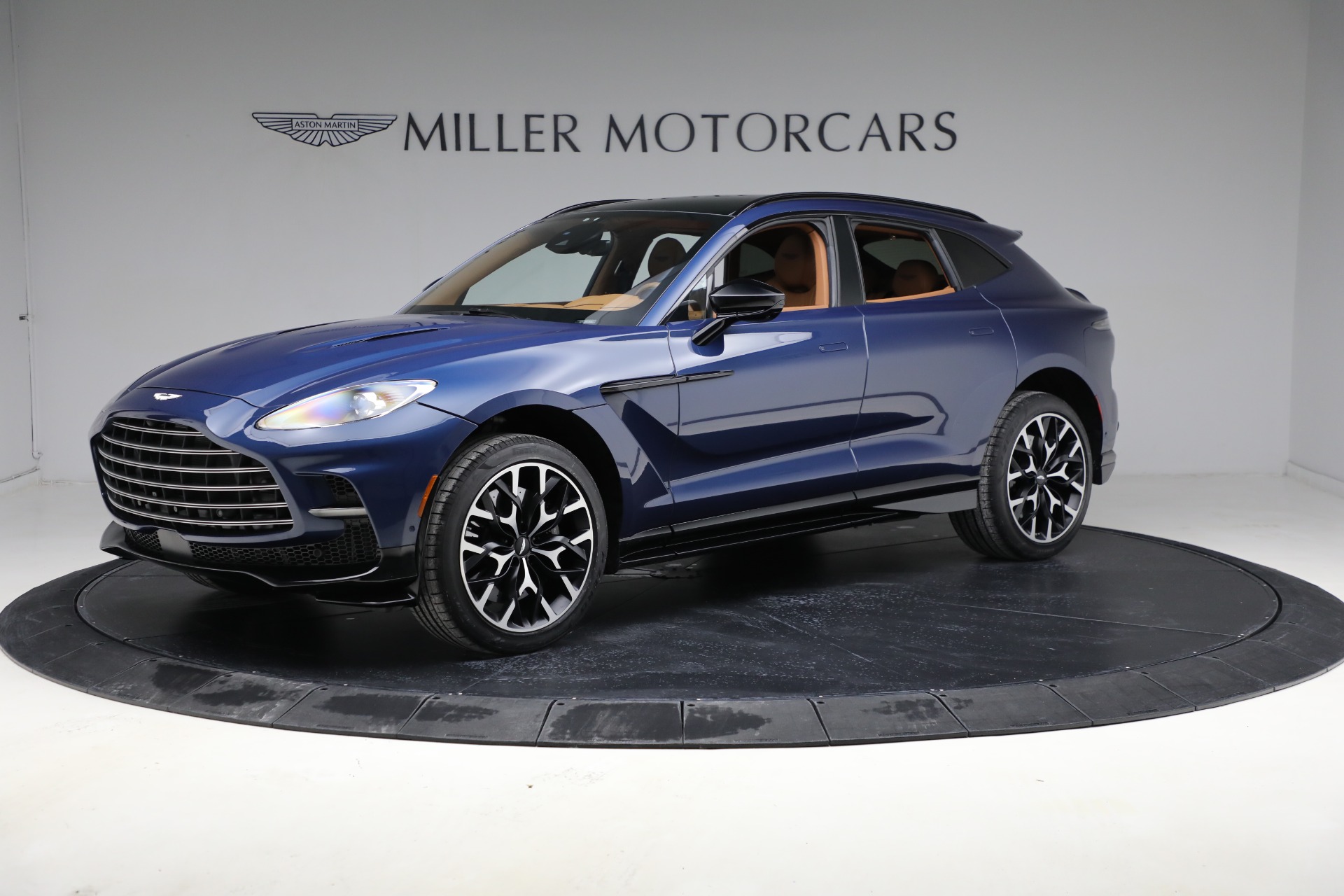 Used-2023-Aston-Martin-DBX-707