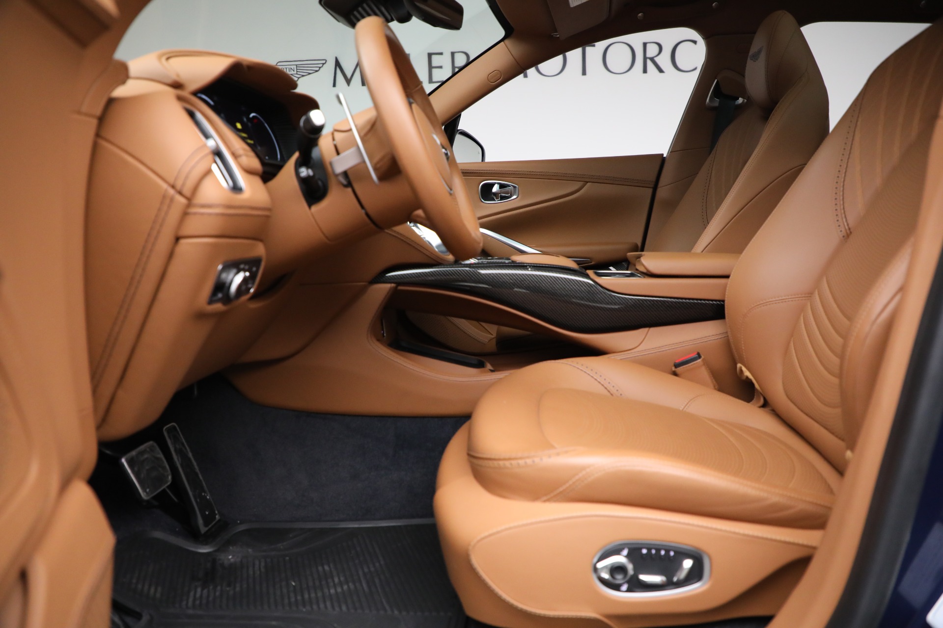 Used-2023-Aston-Martin-DBX-707