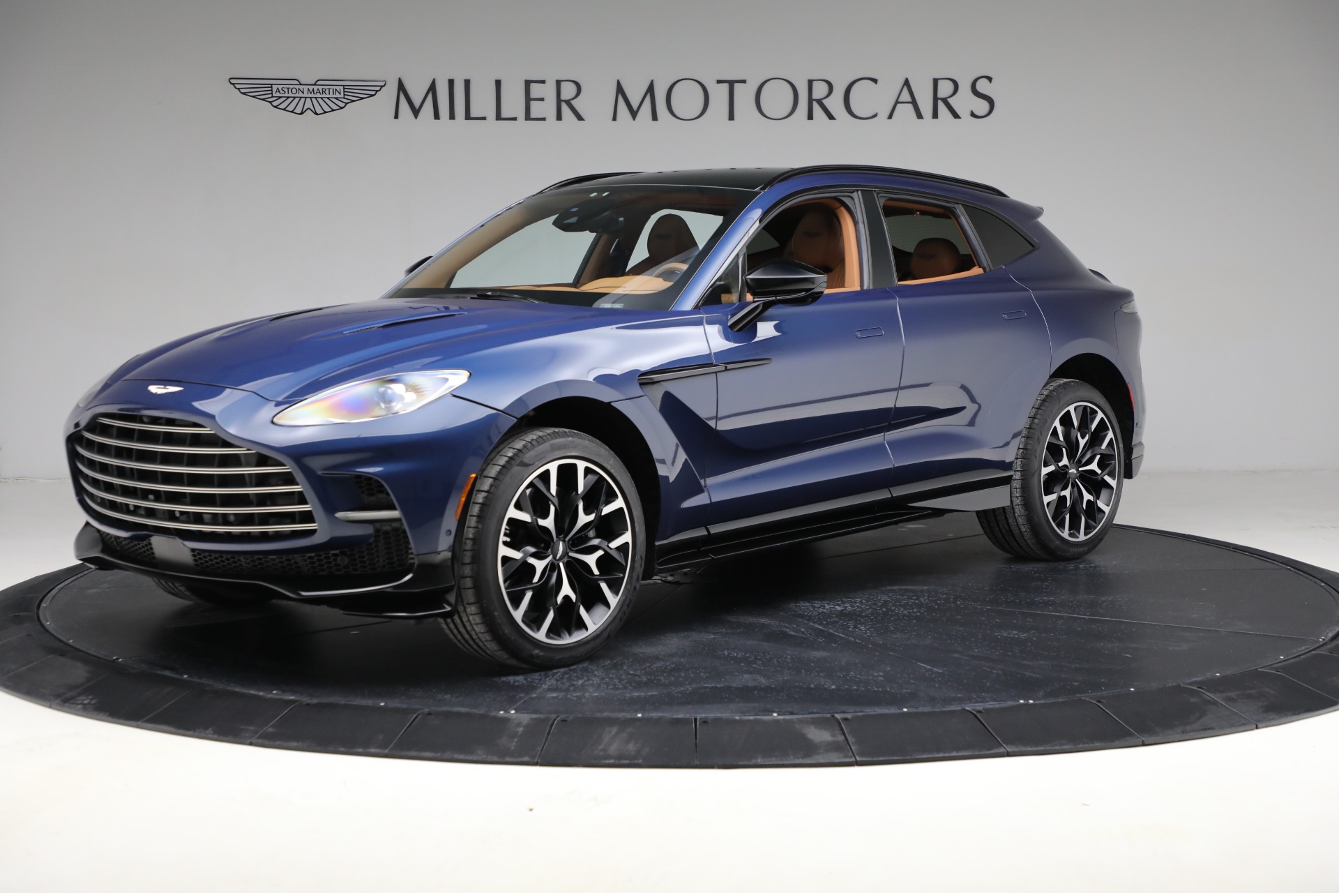 Used-2023-Aston-Martin-DBX-707