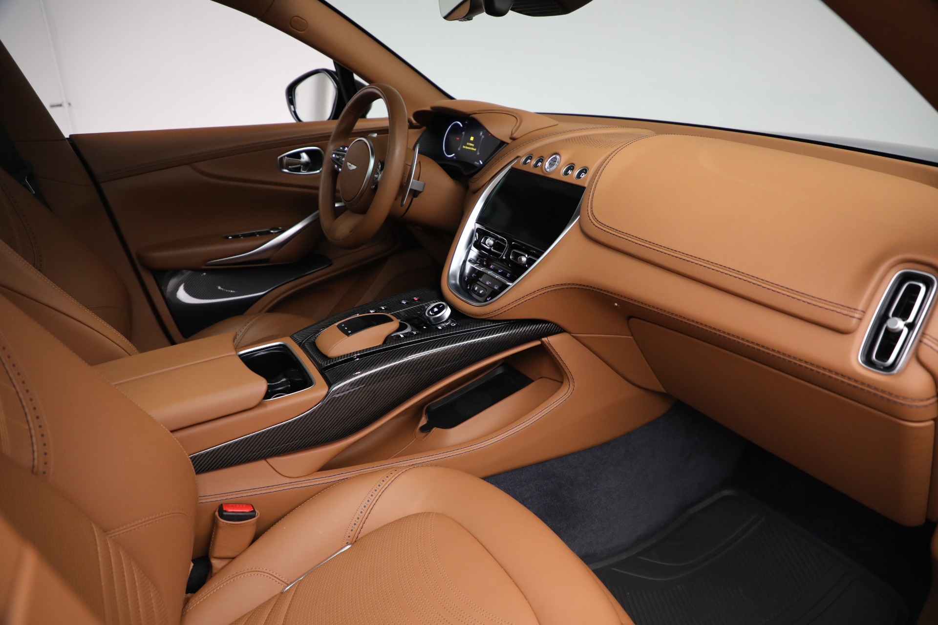 Used-2023-Aston-Martin-DBX-707