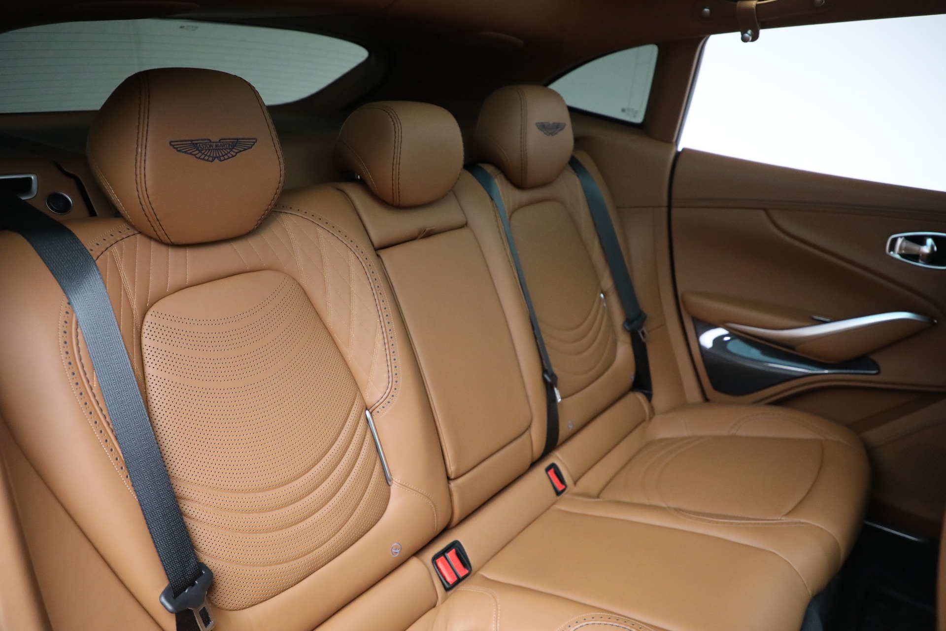 Used-2023-Aston-Martin-DBX-707