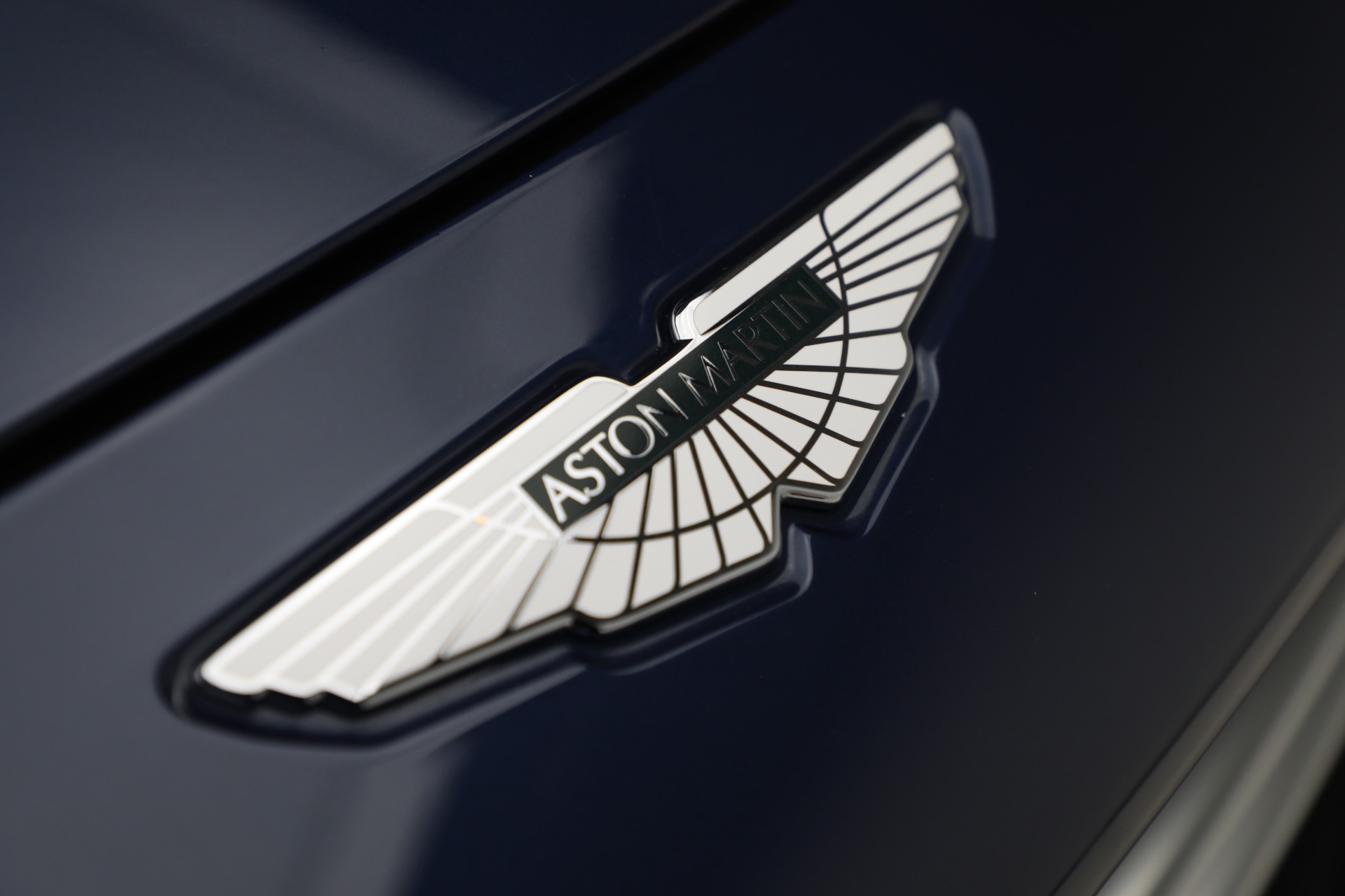 Used-2023-Aston-Martin-DBX-707