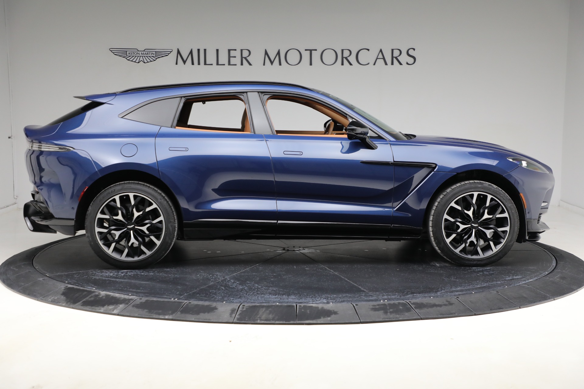 Used-2023-Aston-Martin-DBX-707